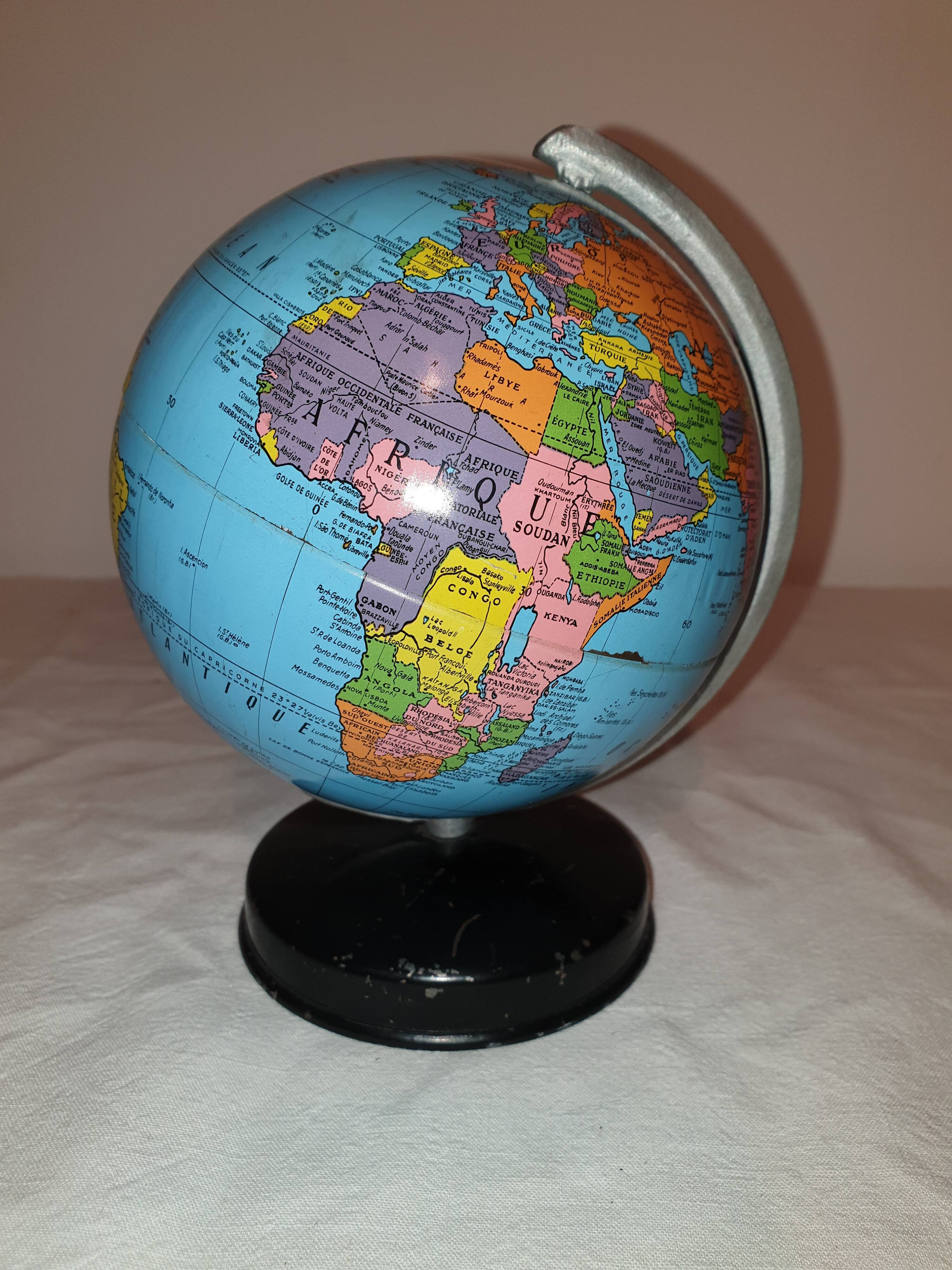Small globe year 60 Taride