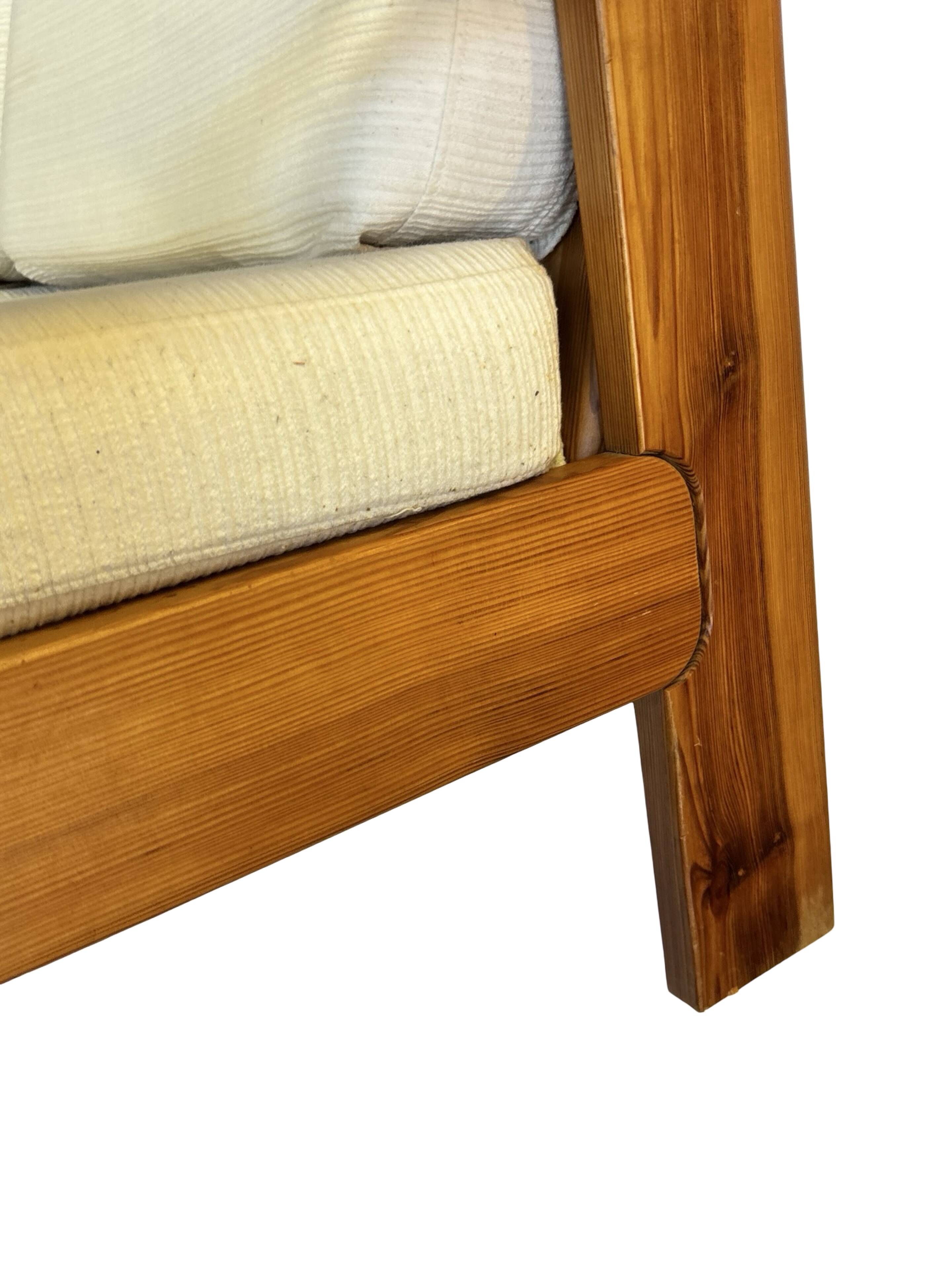 Canapé vintage deux places en pin des années 70 au design minimaliste