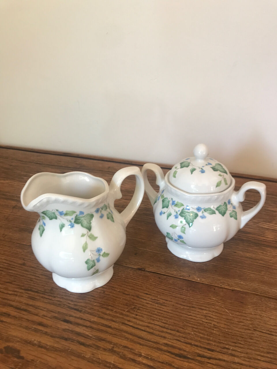 Johnson brothers vintage milk jug and sugar bowl lot