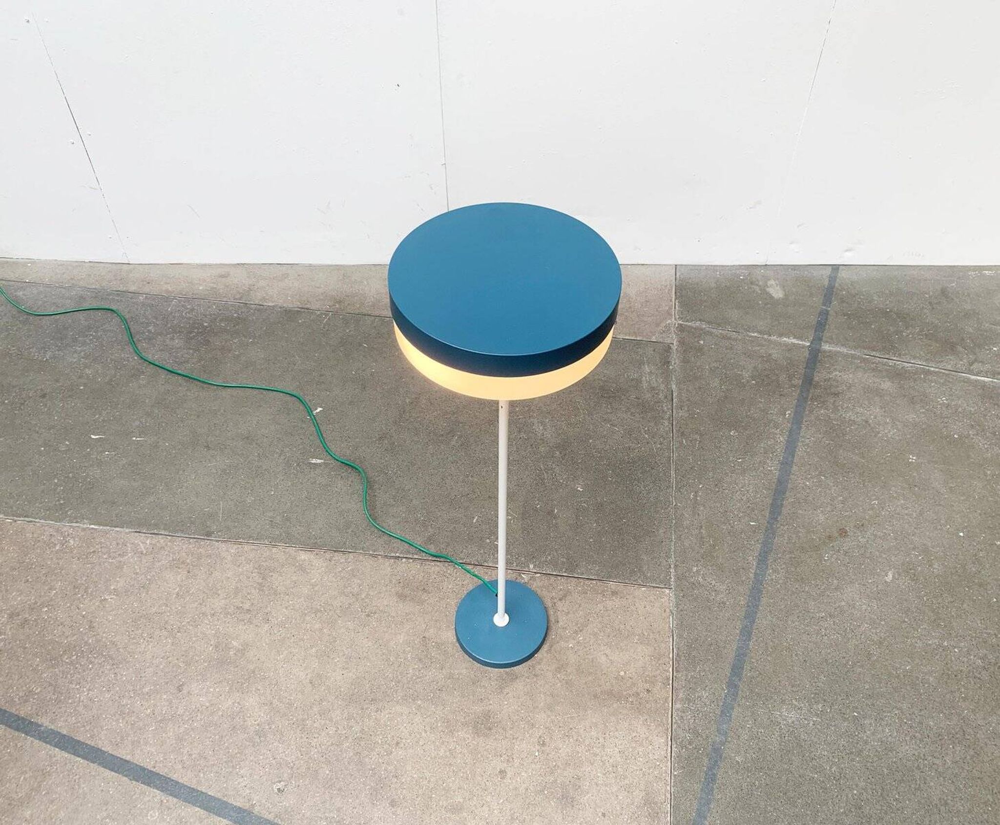 Lampadaire minimaliste de Bega, Allemagne