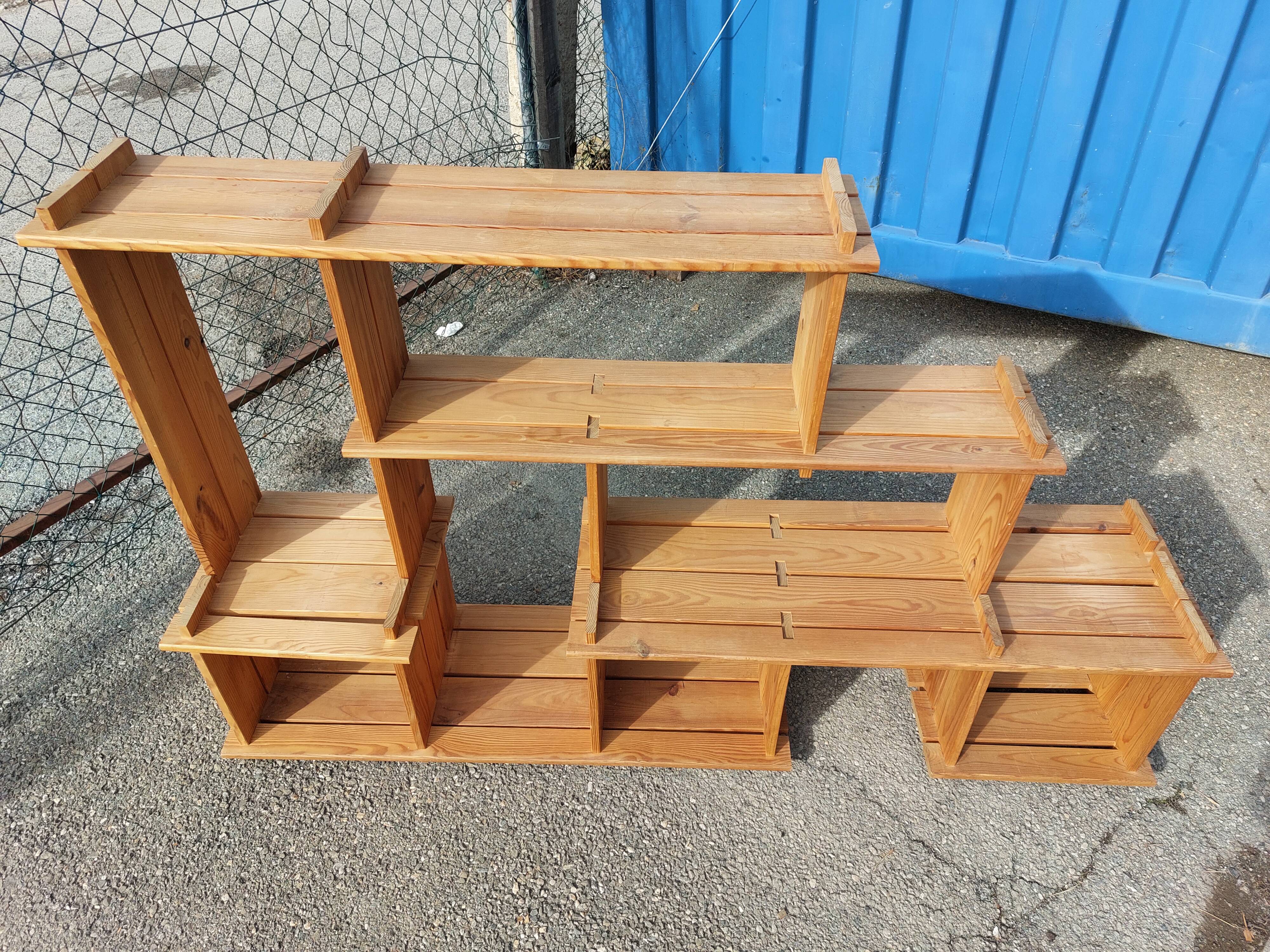 Vintage library and staircase shelf in solid pine - 1980s