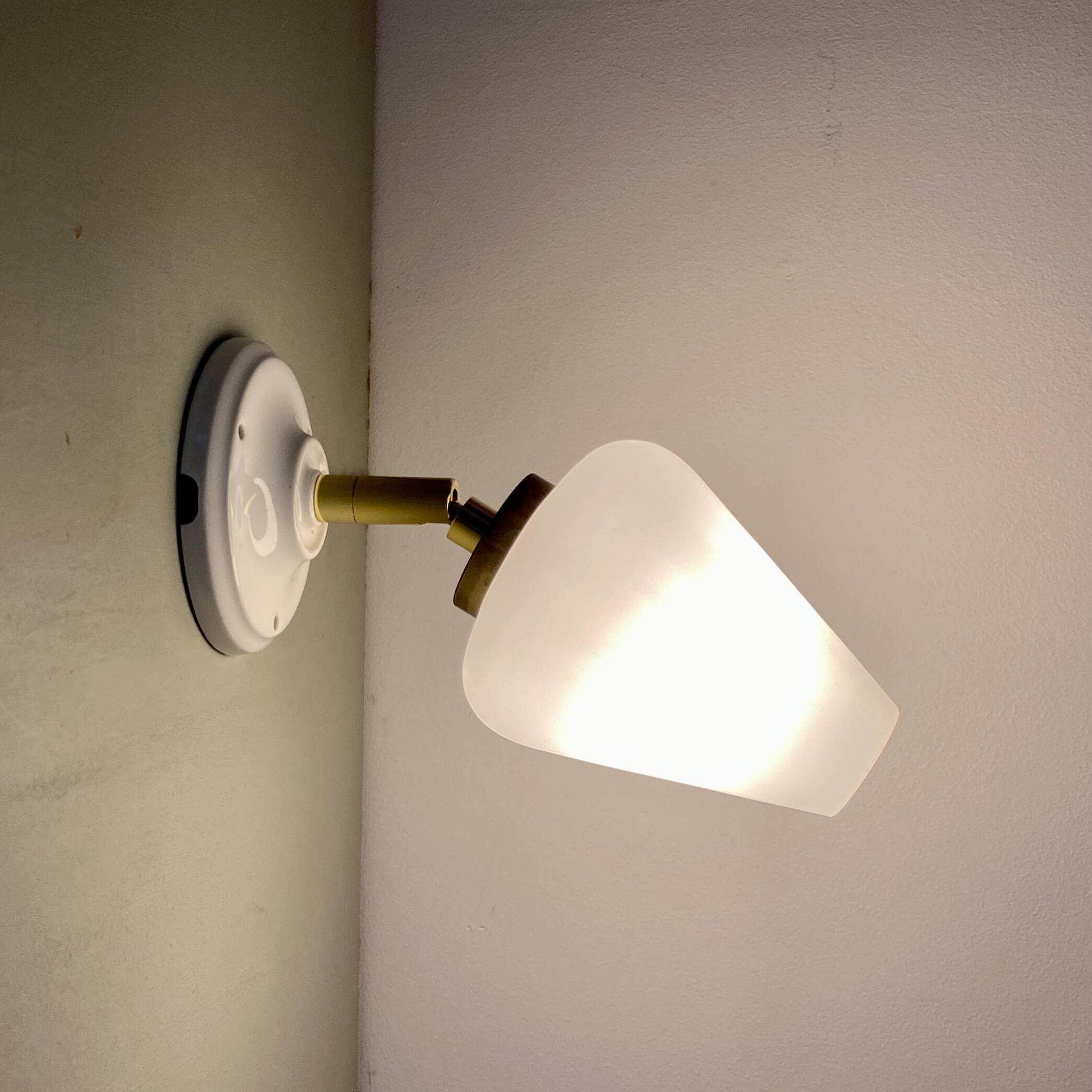 Vintage tulip wall light in white opaline