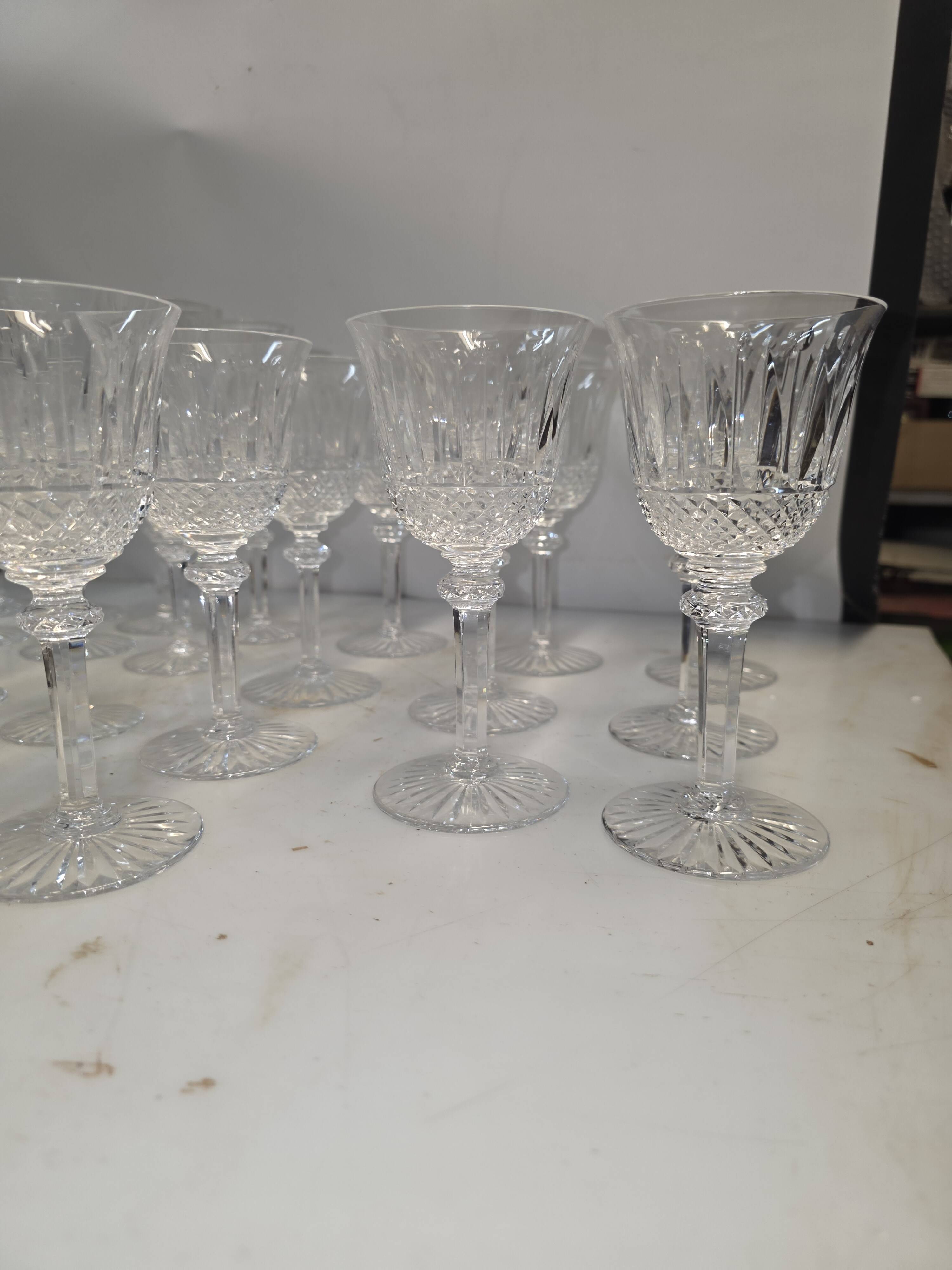 Service de 27 verres en cristal de Saint-Louis — Modèle Trianon