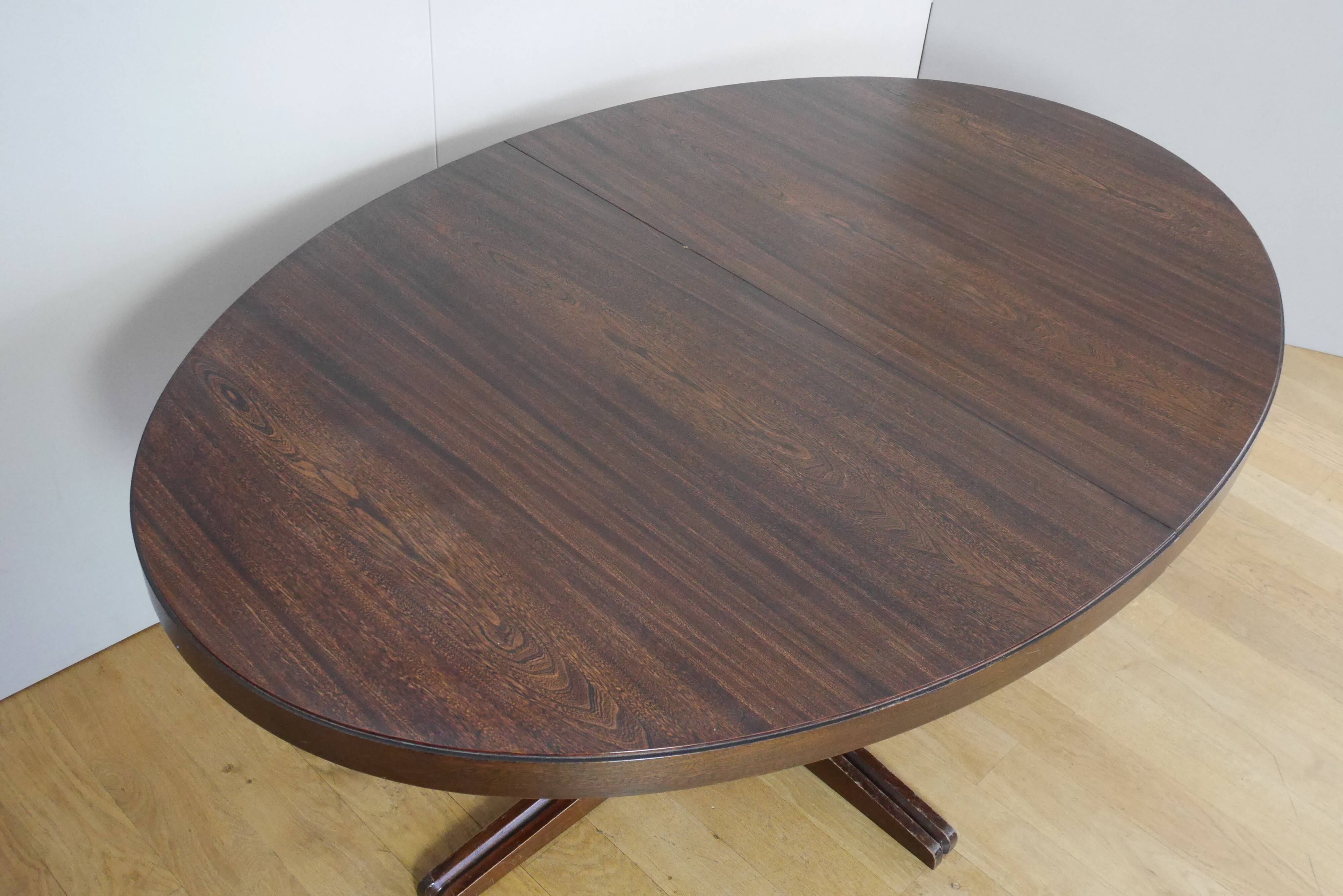 Table ovale scandinave