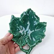 Plate and its 6 vintage bowls from Vallauris, green ceramic in the shape of a leaf.
