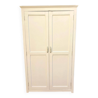 Armoire parisienne
