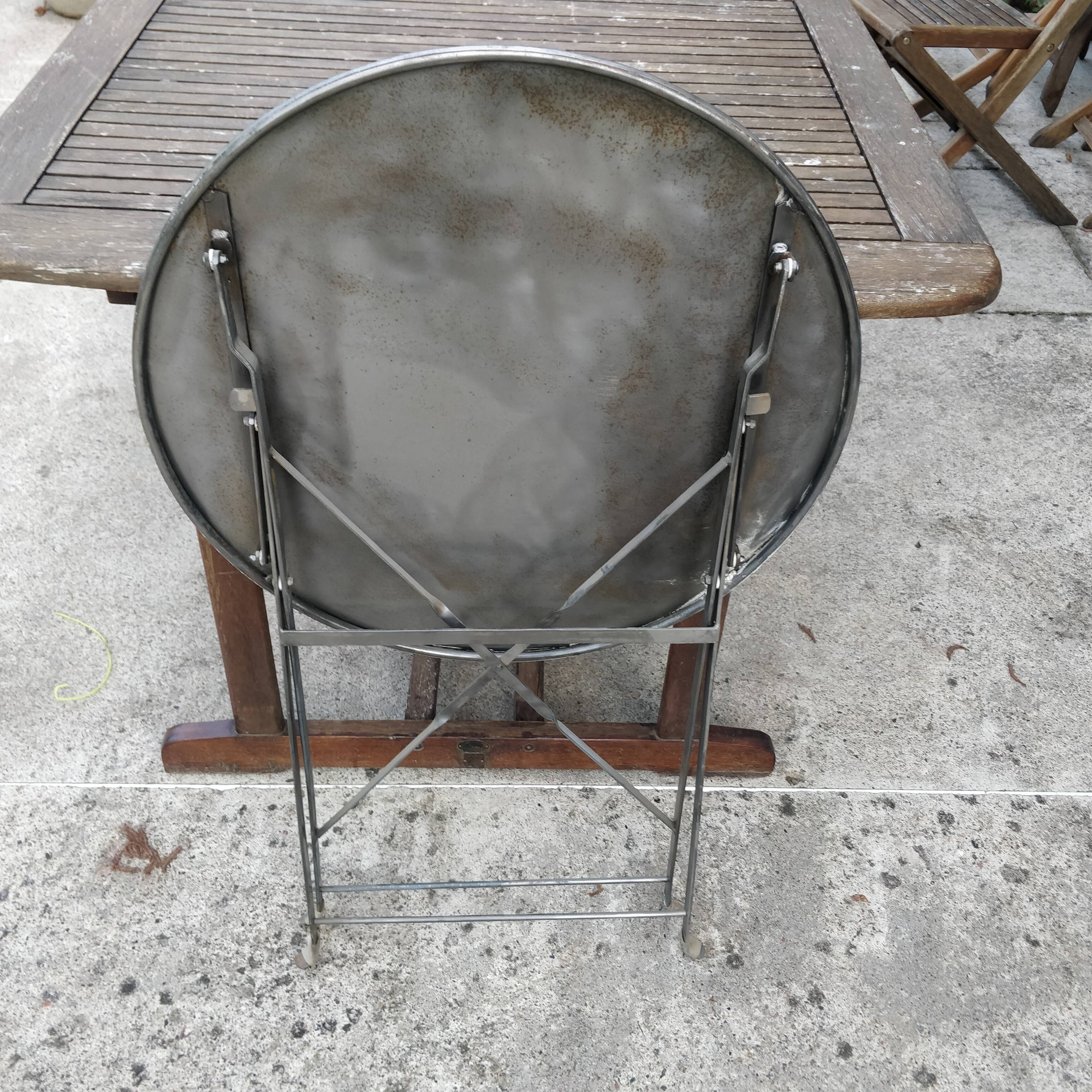 Steel round table