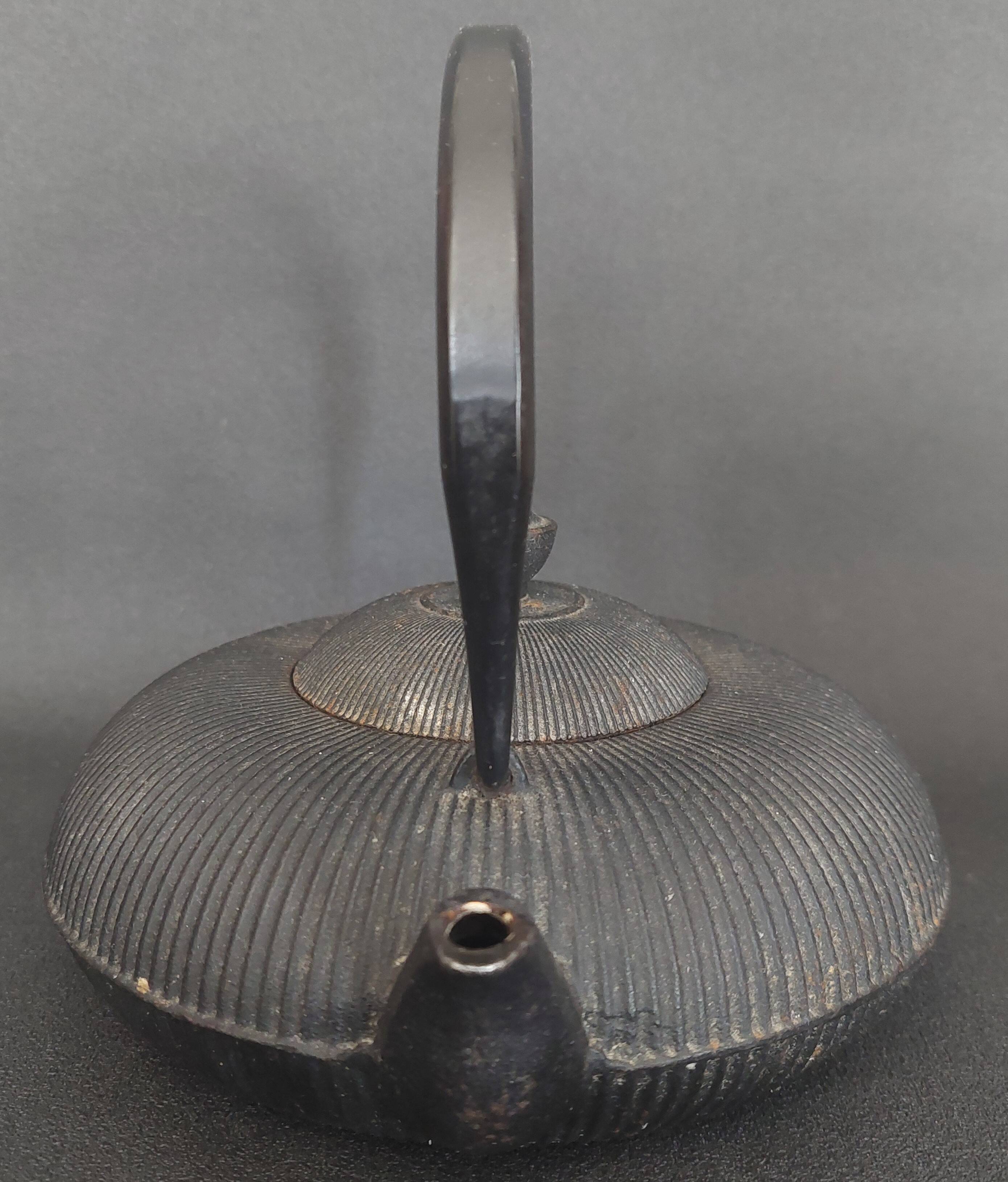 Vintage black cast iron teapot 800 ml