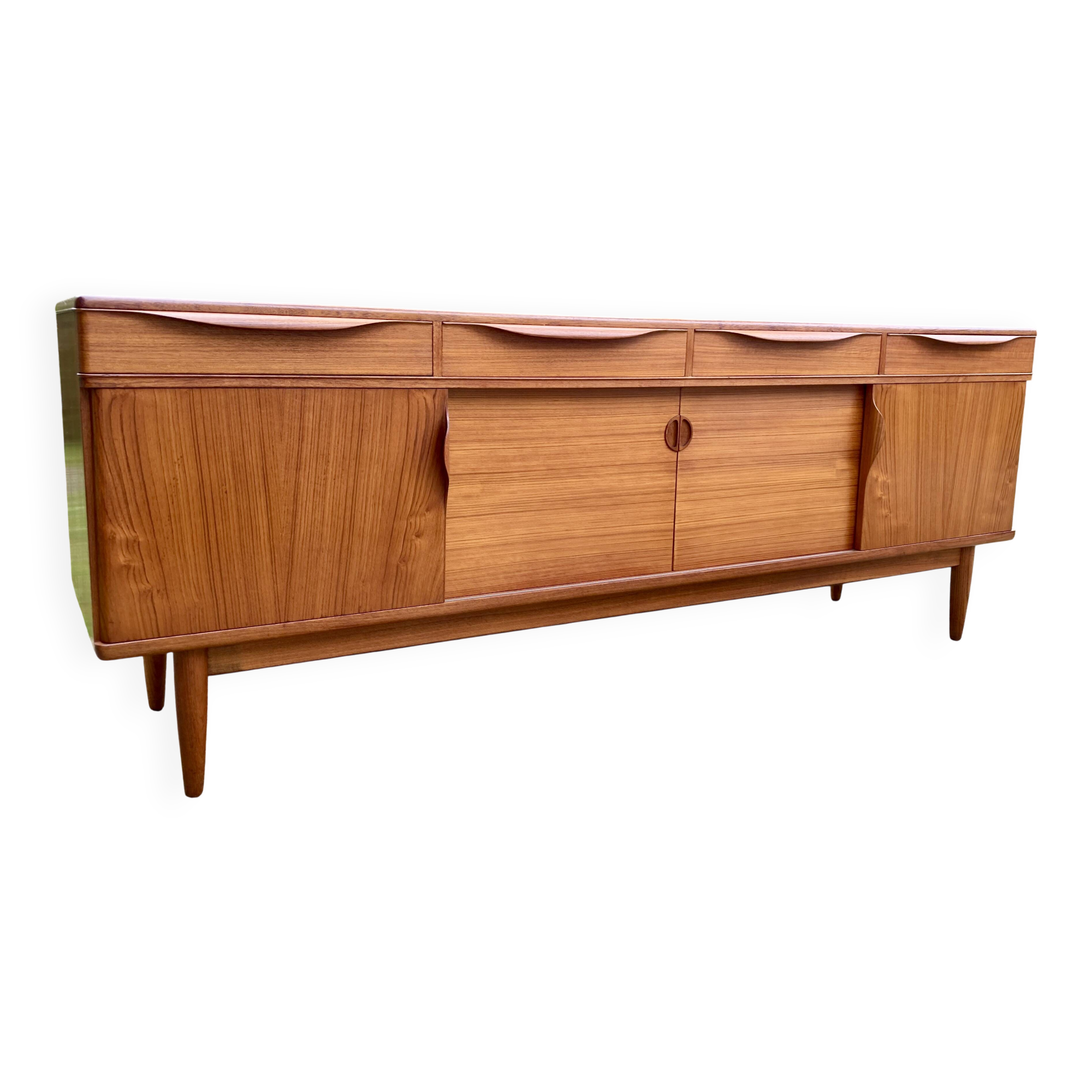 Enfilade by Johannes Andersen