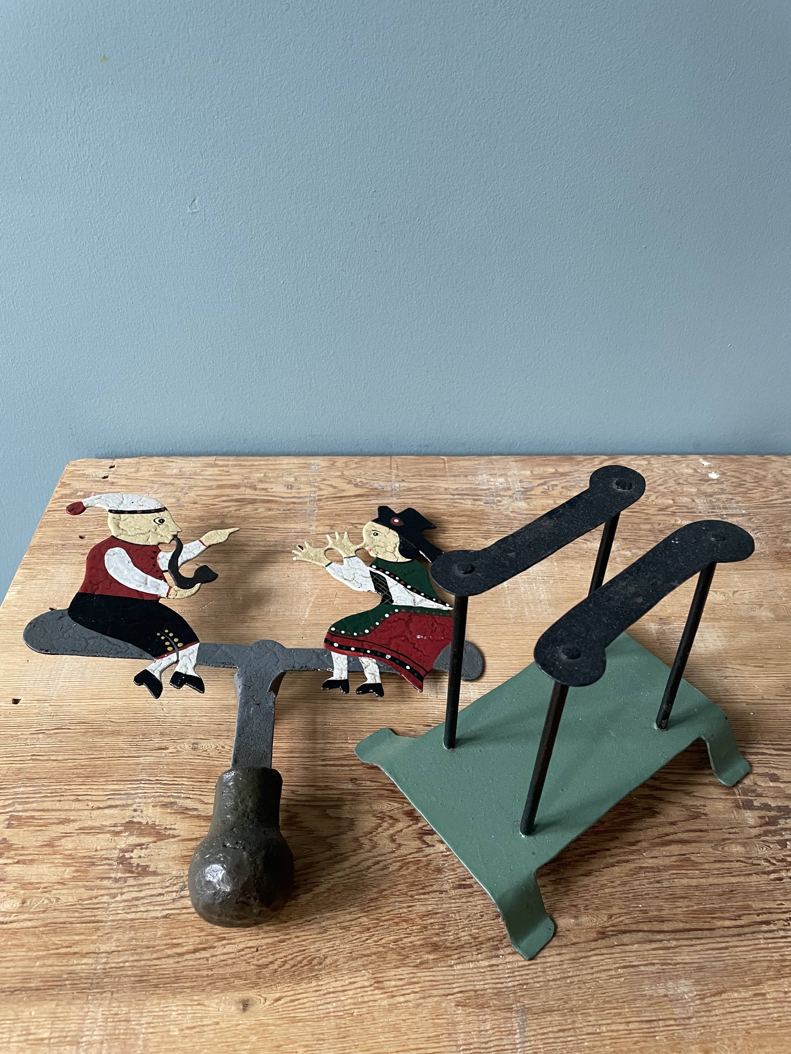 Old mobile toy with pendulum