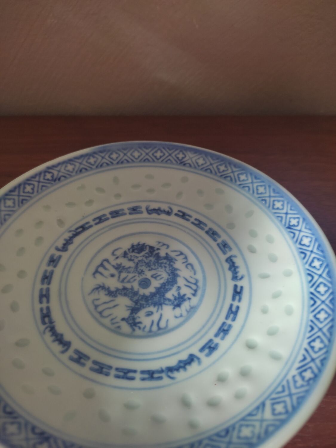 11 cups and saucers in vintage Chinese porcelain