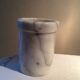 Vase ou pot en marbre blanc