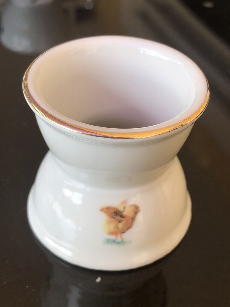 2 vintage porcelain shells