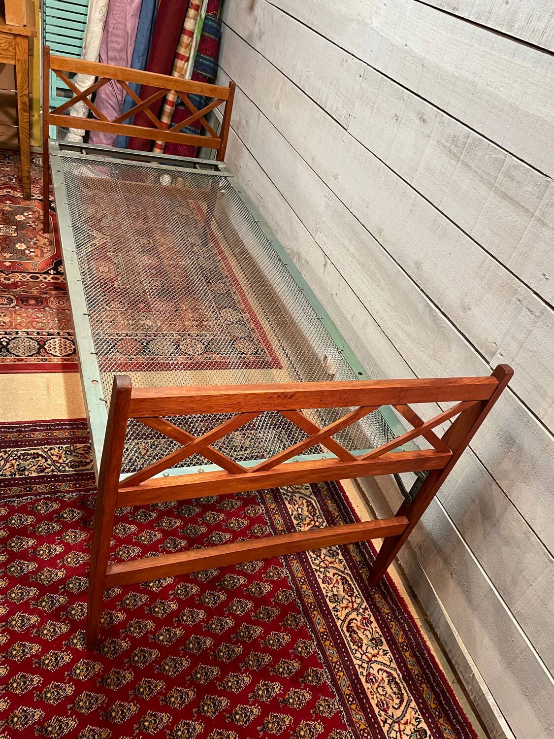 Vintage oak daybed from the 50s/60s.