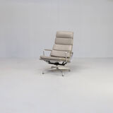 Charles and Ray Eames EA222 soft pad lounge fauteuil for Vitra