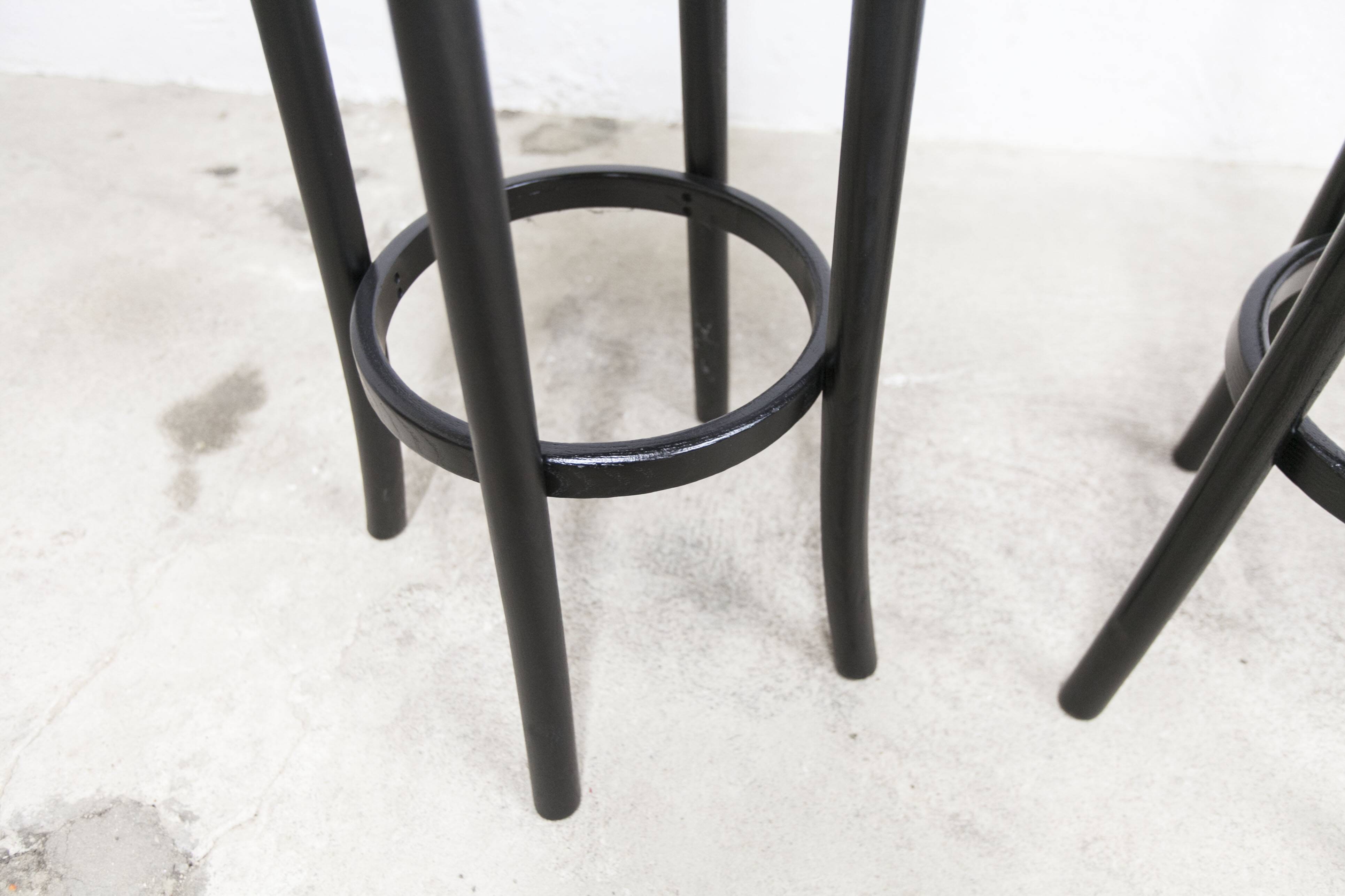 Pair of Baumann high stools, Dialog model, 79 cm