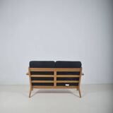 Danish sofa GE-290 designed by Hans Wegner for Getama