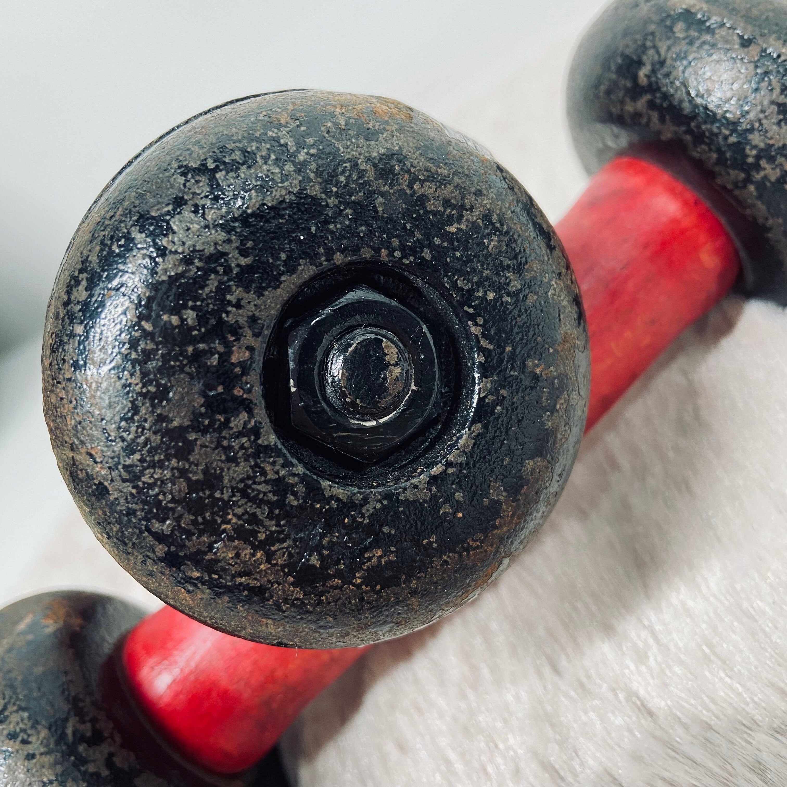 Set of 2 vintage dumbbells 50