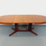 Table à manger ovale extensible en orme par Baumann, années 60-70