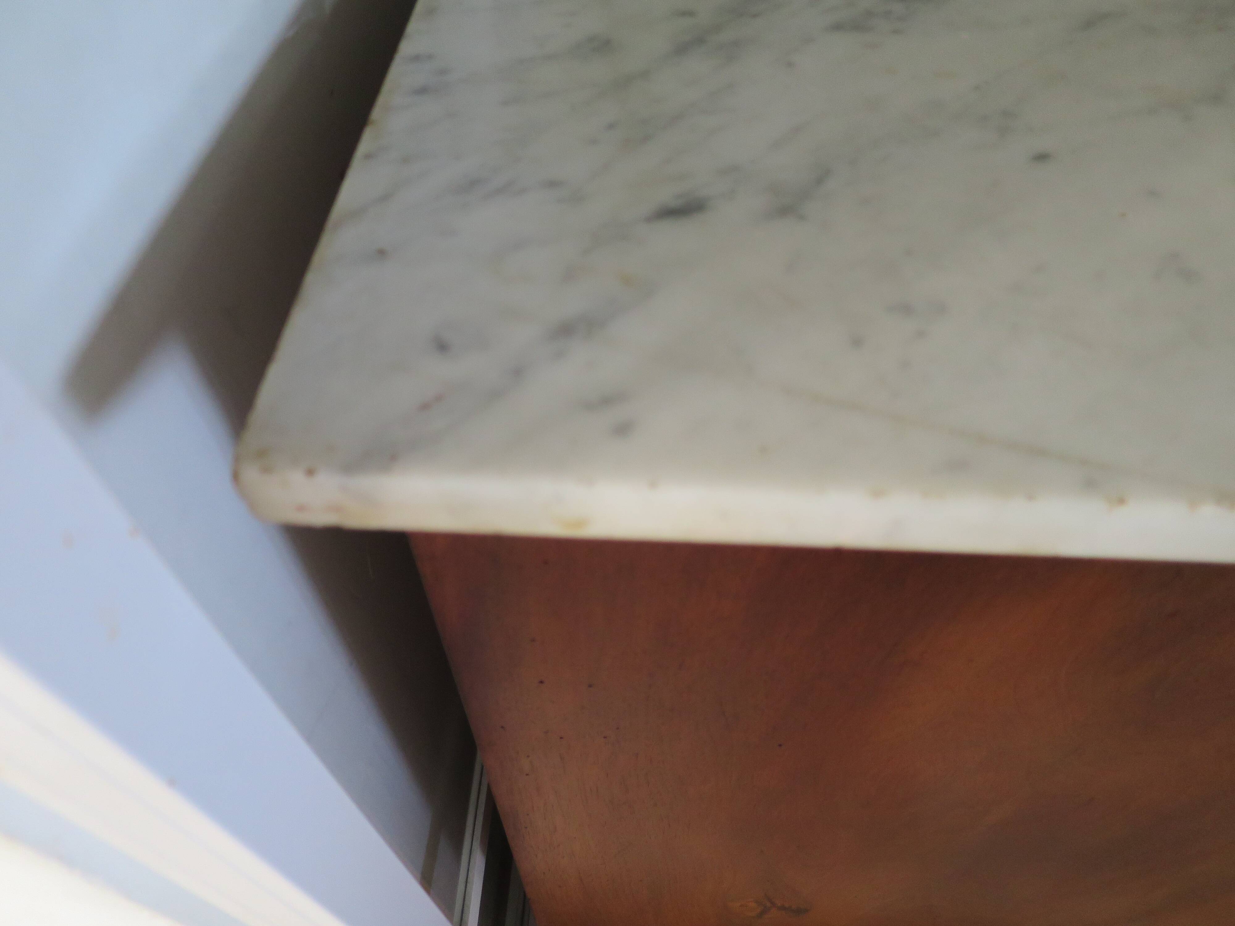 Louis Philippe style chest of drawers with 4 drawers in solid walnut and marble, 1900-1950.