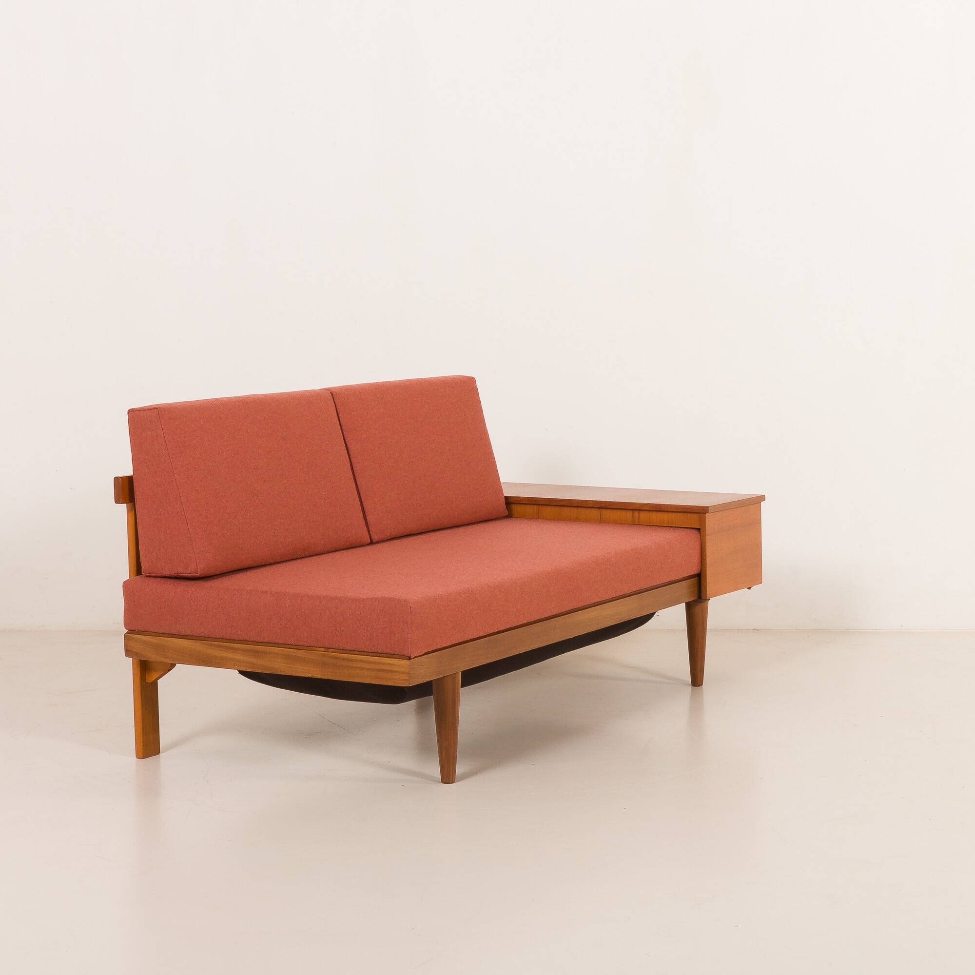 Lit de jour Svane par Igmar Relling, Norvège années 1960.