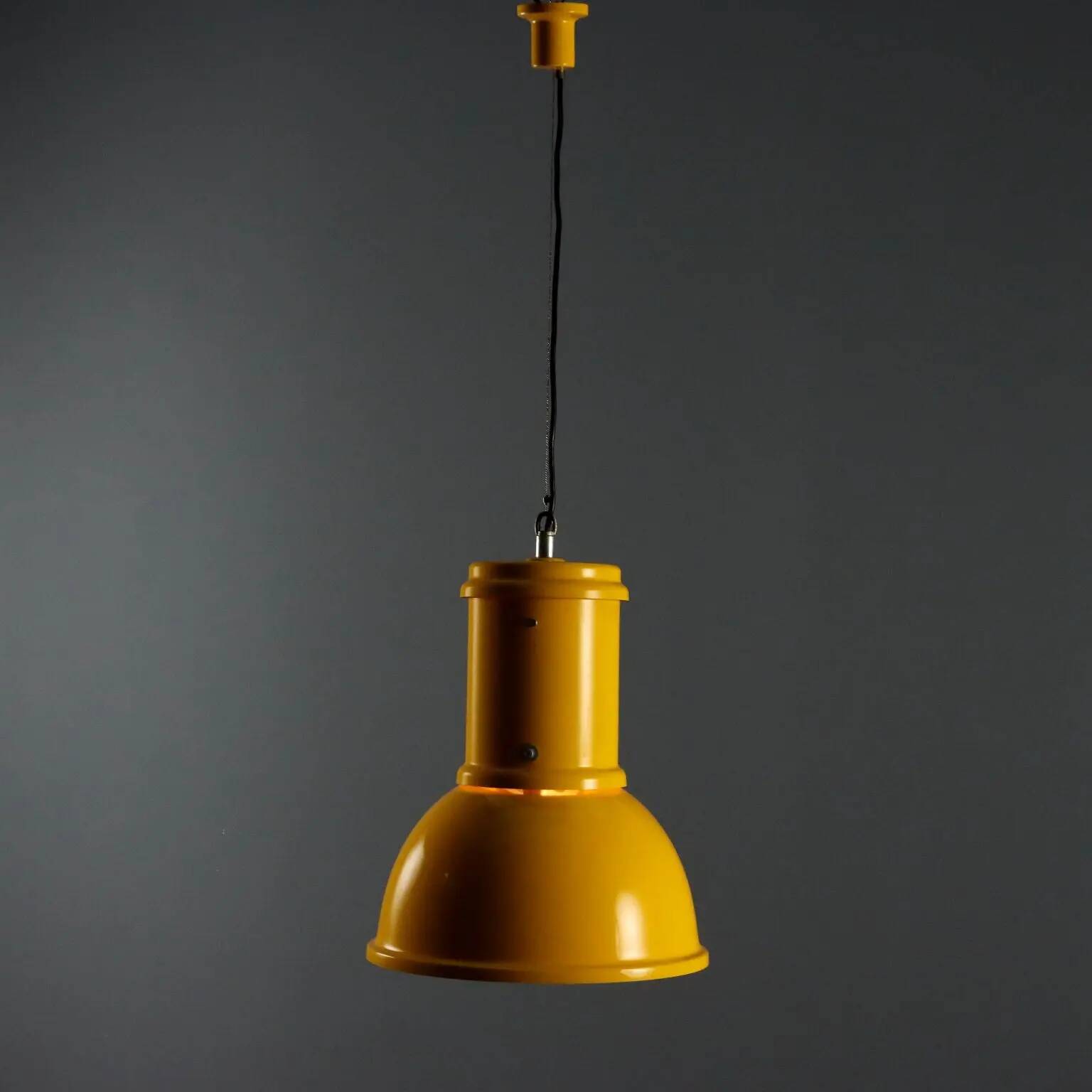 Vintage lacquered metal lamp, Italian design from the 1970s.
