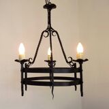 Lustre rustique français vintage forgé à la main en fer forgé noir à 3 lumières 4484