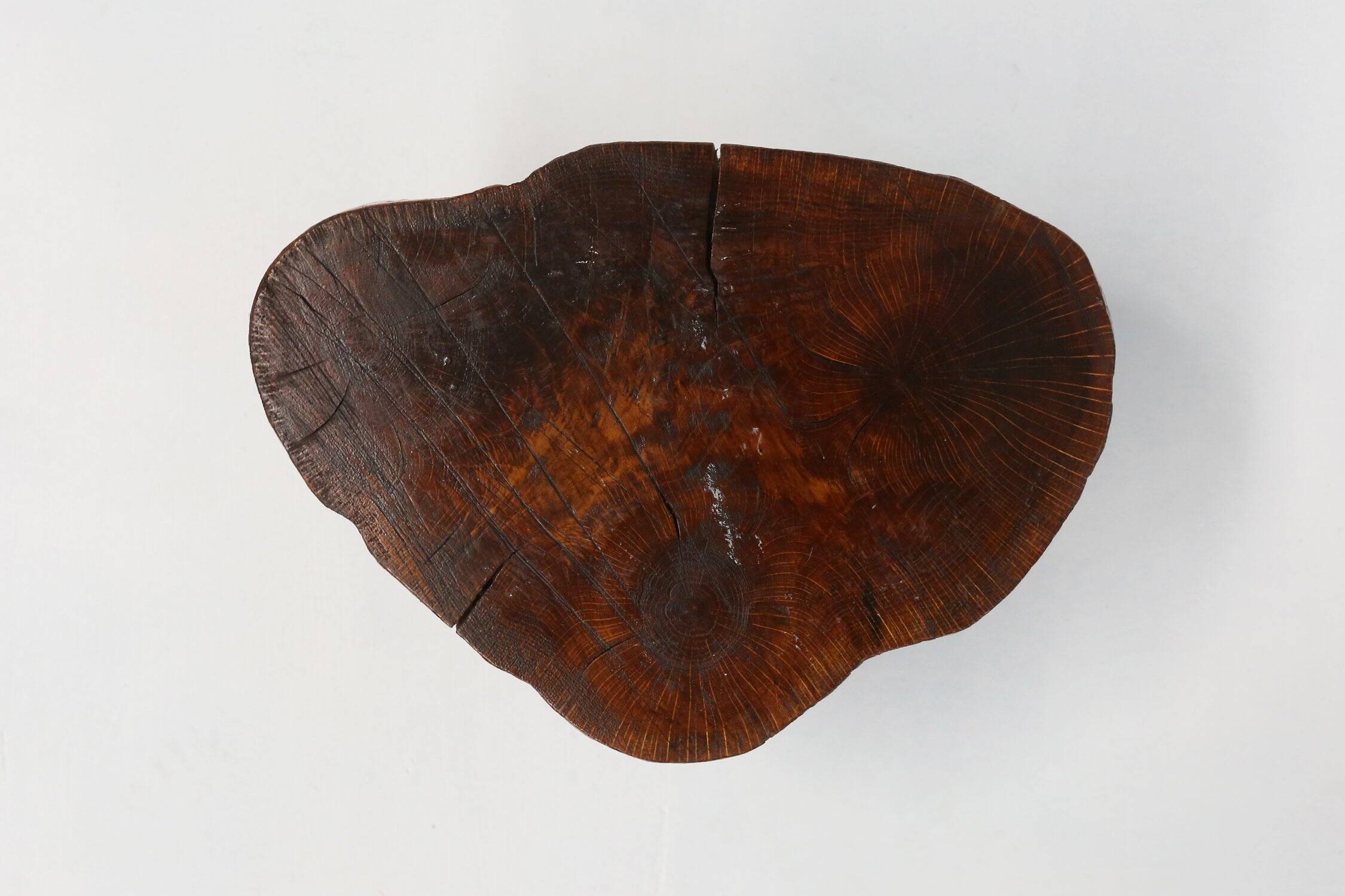 Rustic low Wooden tripod tree trunk Side Table, Belgium ca. 1900