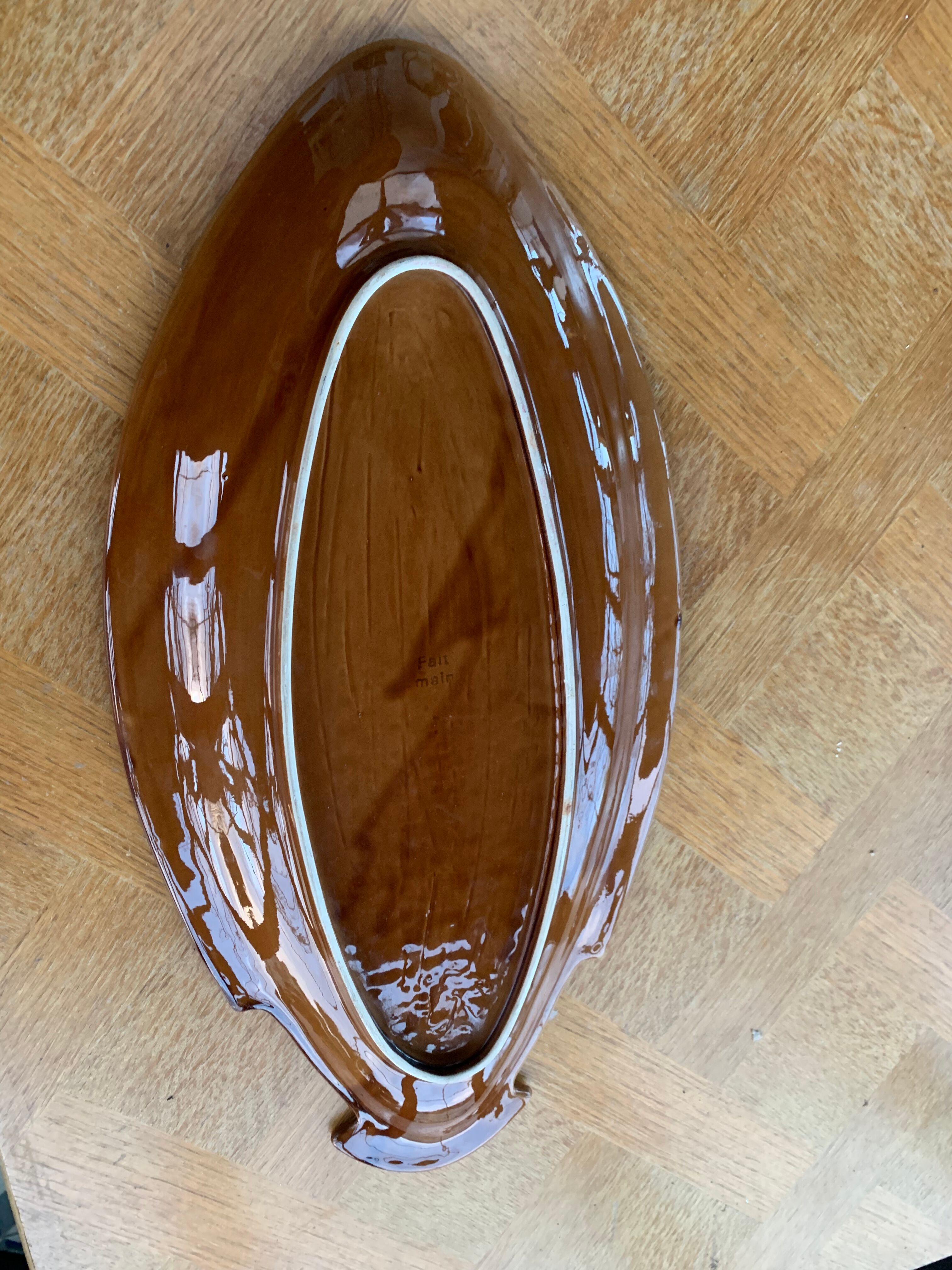 Plat poisson en céramique émaillée et barbotine caramel vintage fait main