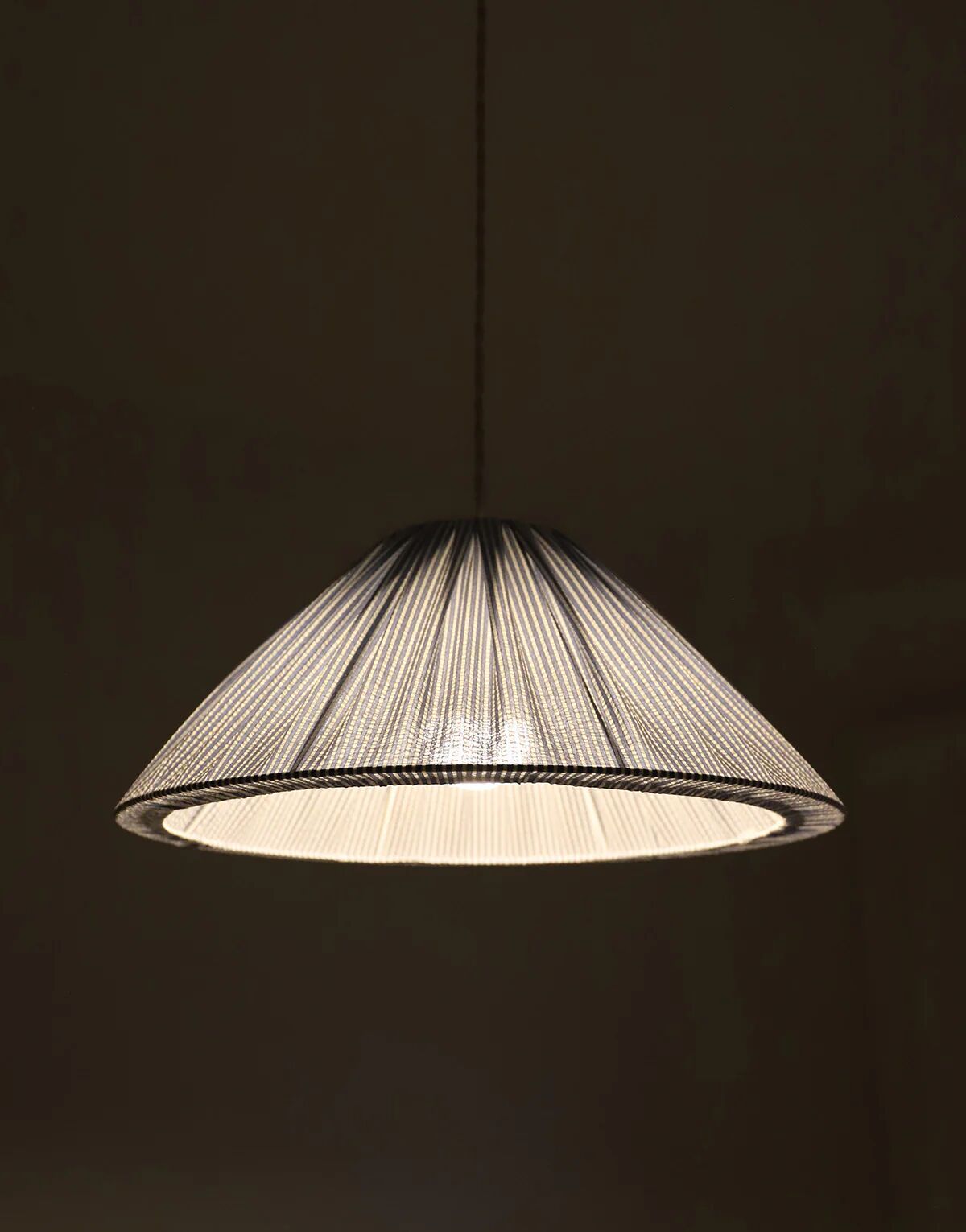 Conical suspension fine stripes Malala "marine"