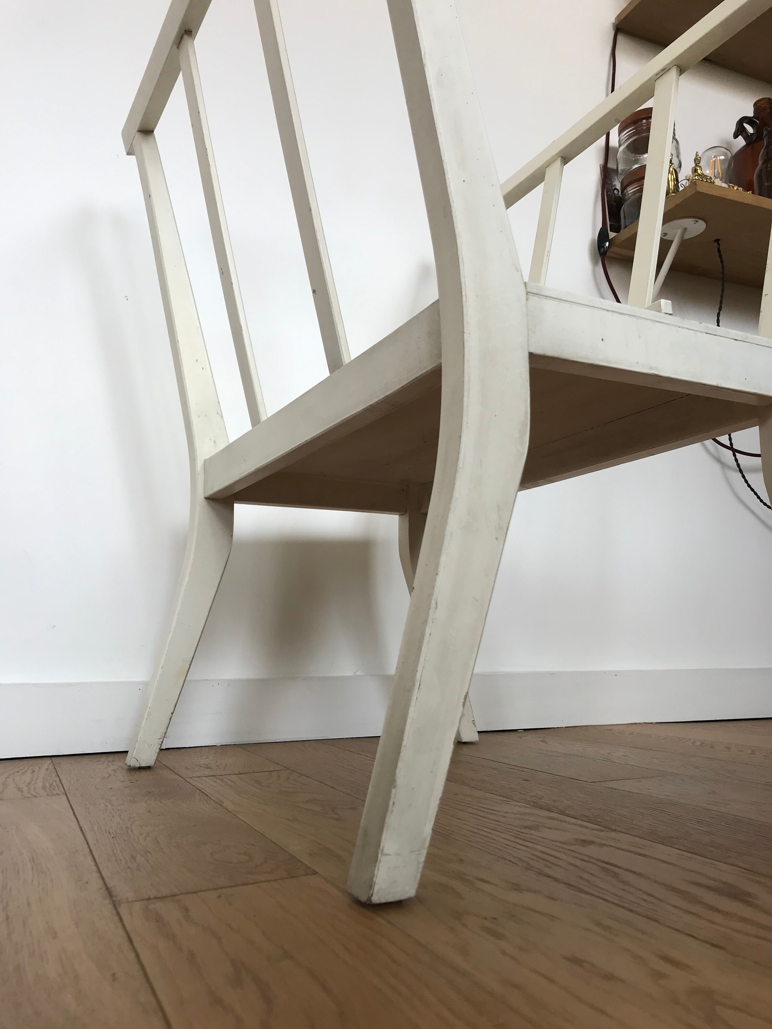 Cardboard door with wooden drawings