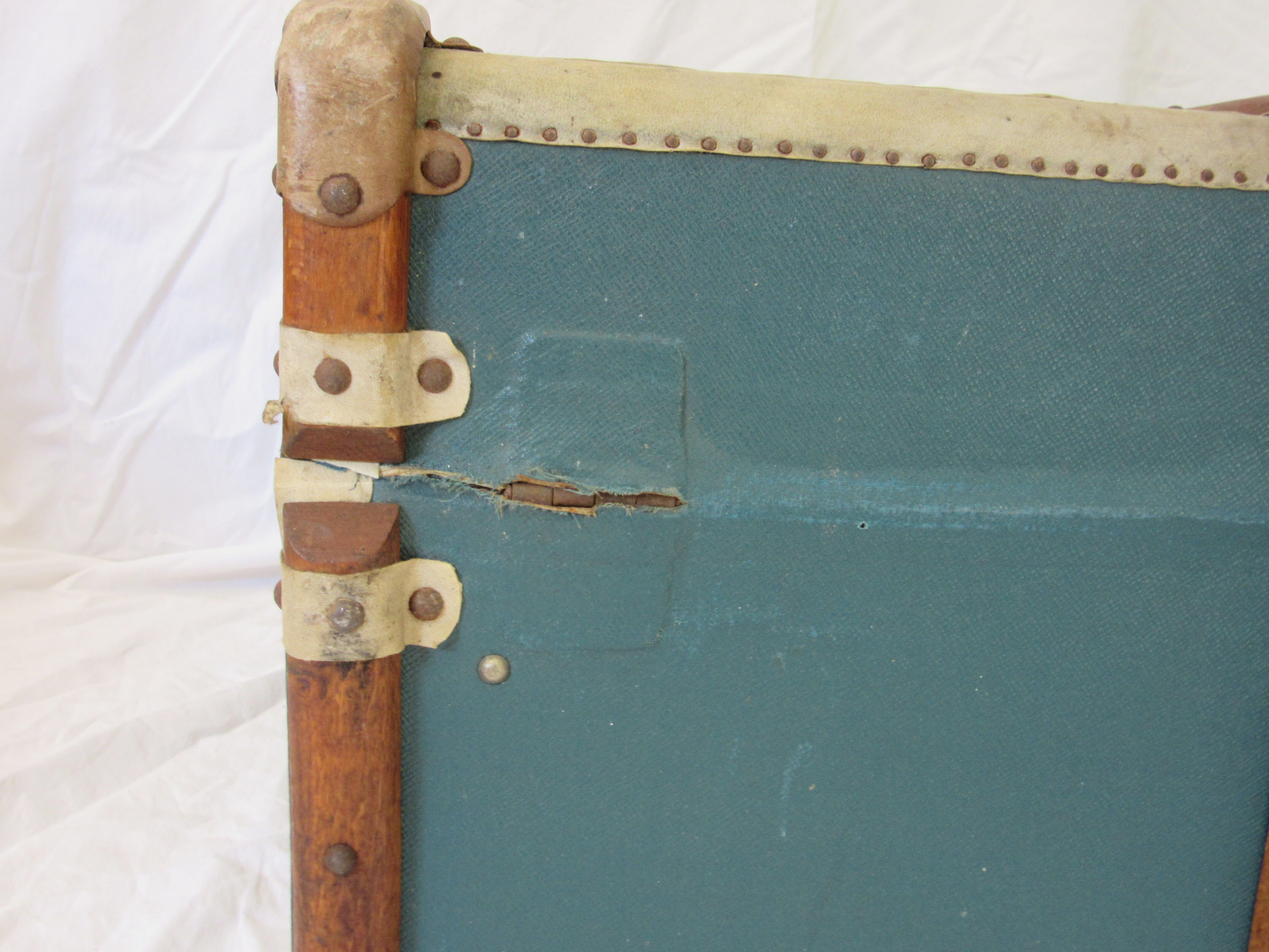 Malle ancienne bleue