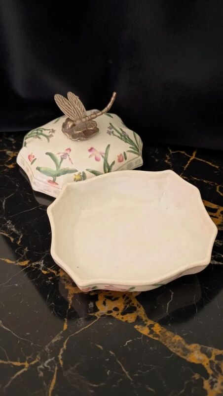 Cracked Ceramic Jewellery Box – Bronze Dragonfly