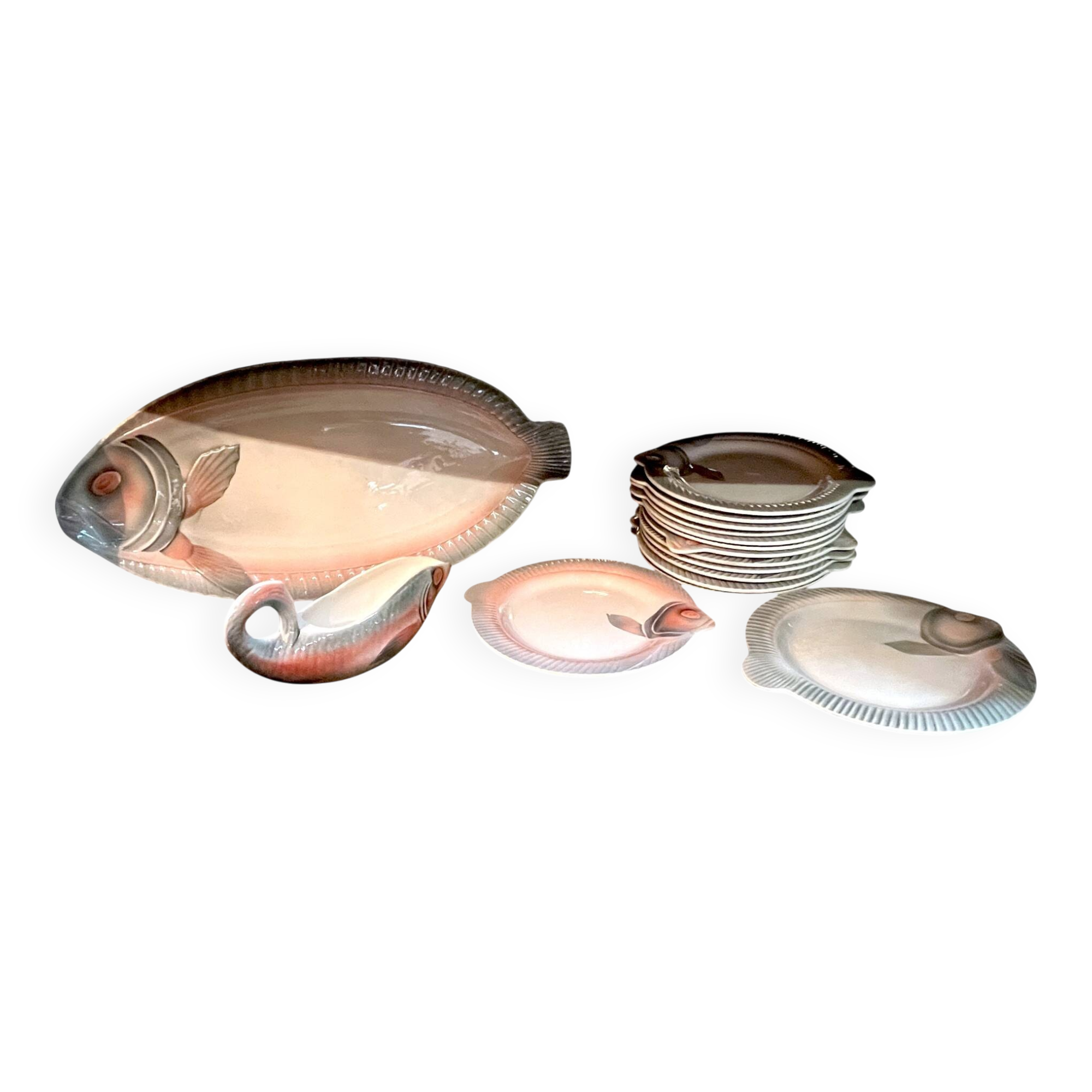 Sarreguemines Digoin, 16-piece Art Deco fish service circa 1930