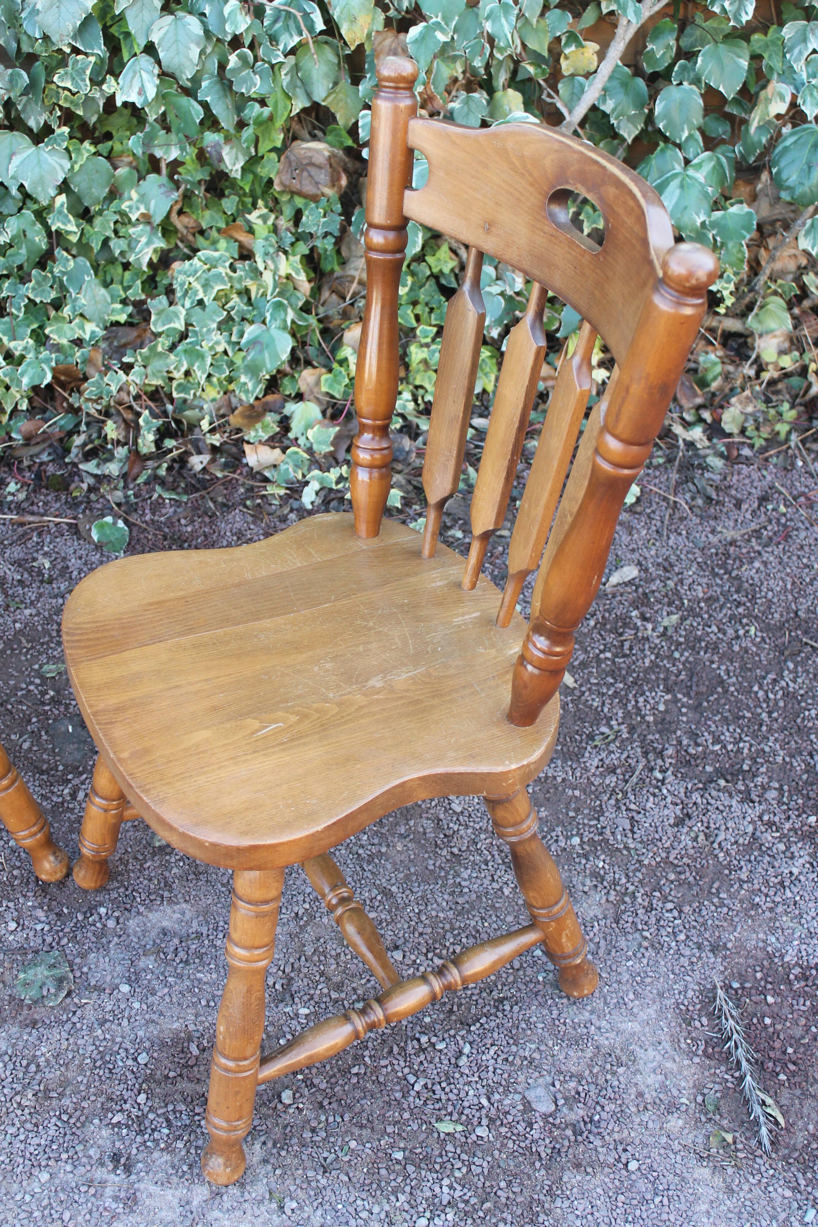 Lot of 4 western chairs