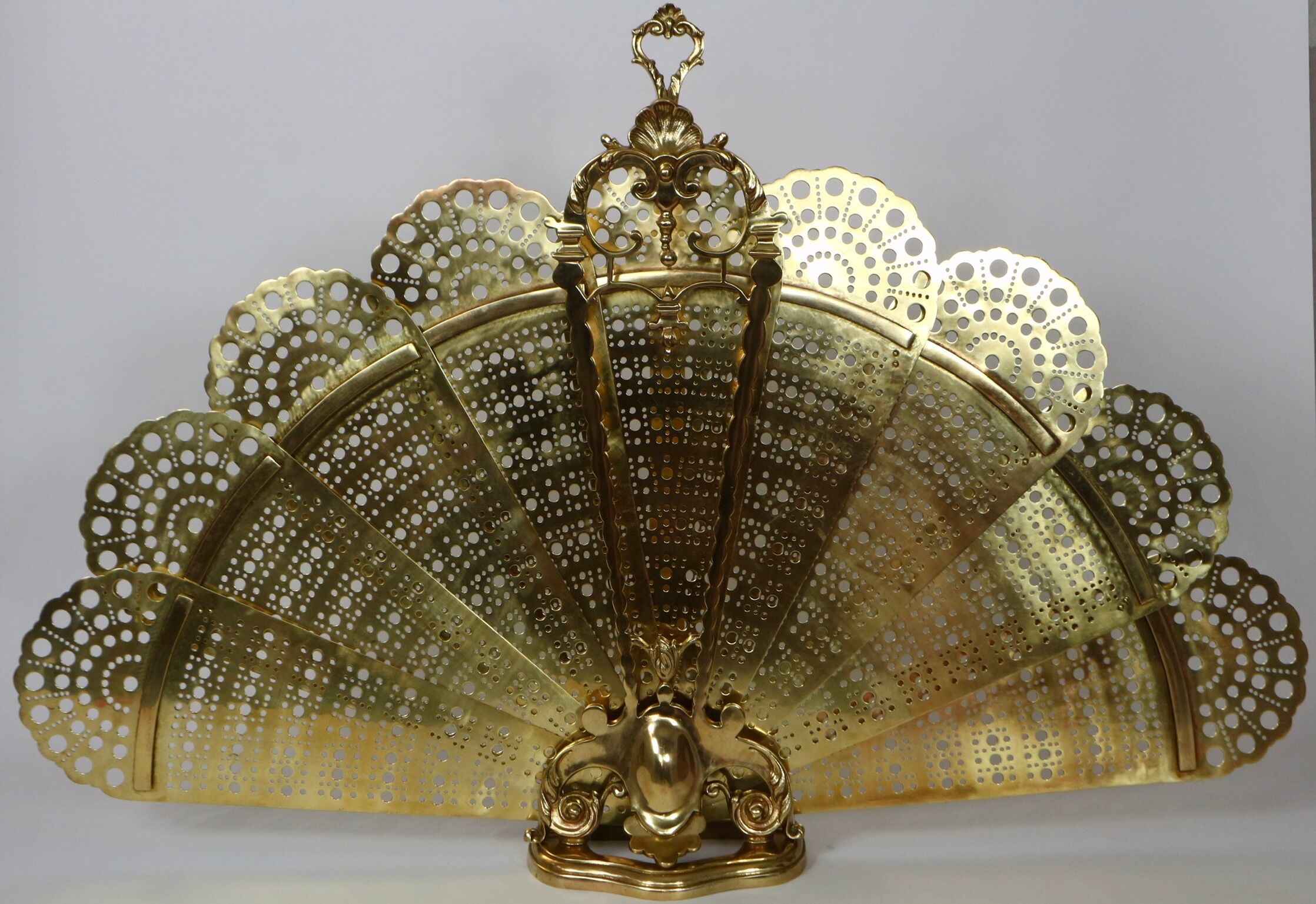 Fireplace peacock tail effect vintage, brass