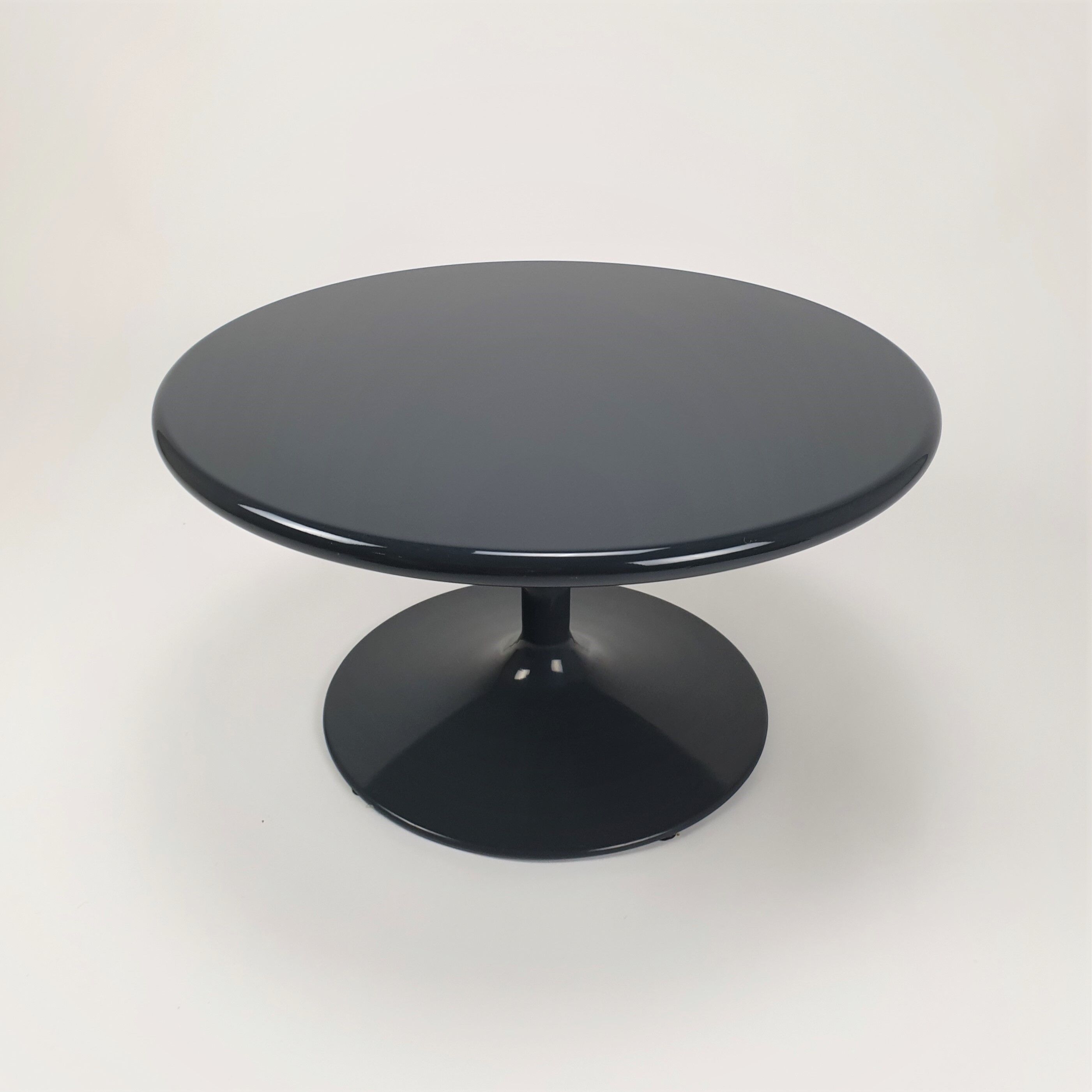 Coffee table by Pierre Paulin for Artifort, 1960s