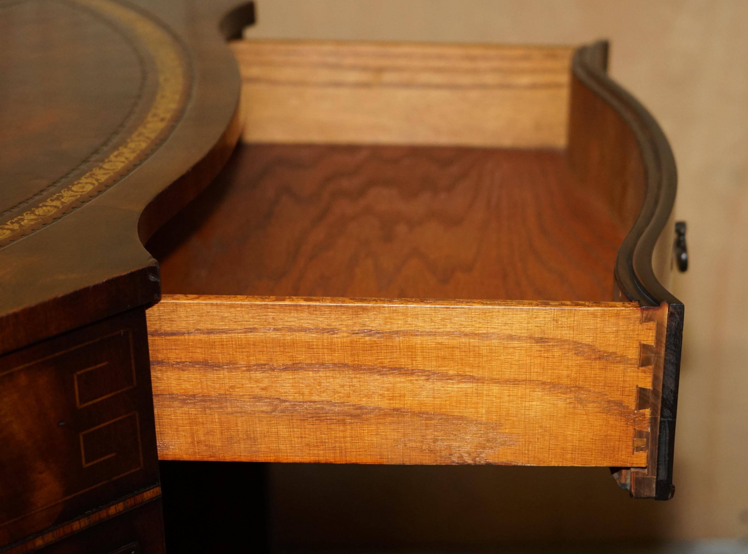 Bureau à piédestal en cuir teint à la main pour 2 personnes