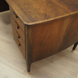 Bureau en noyer, design danois, années 1970, production: Danemark