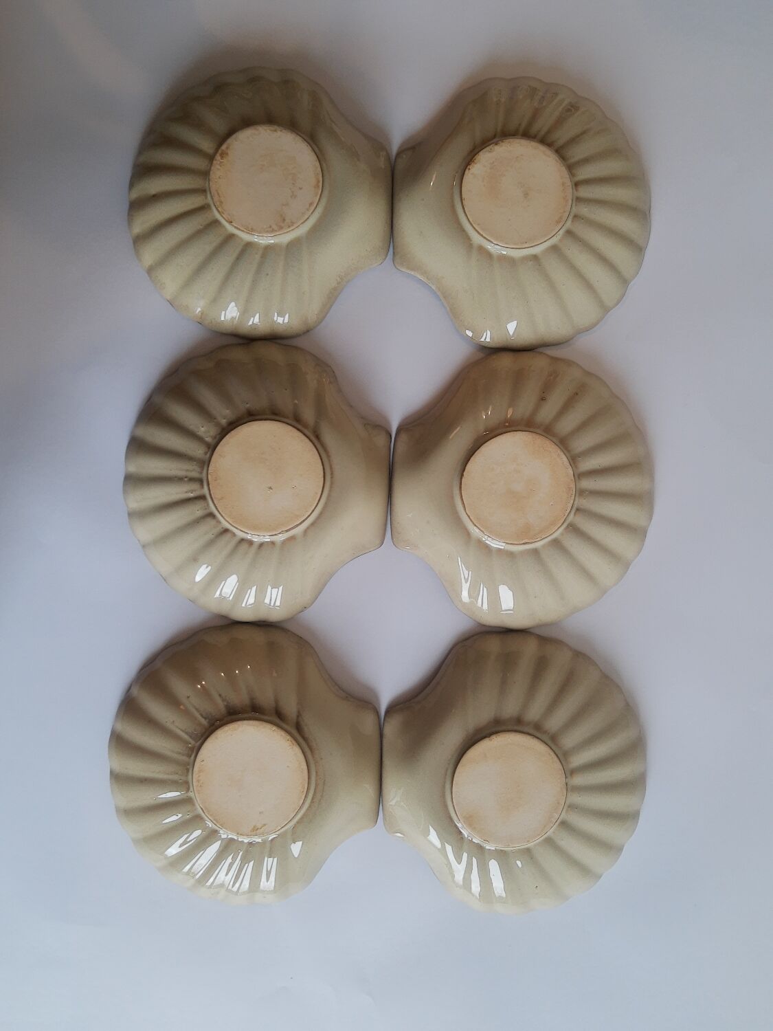 Set of 6 shells, ramekins, vintage ceramic cups