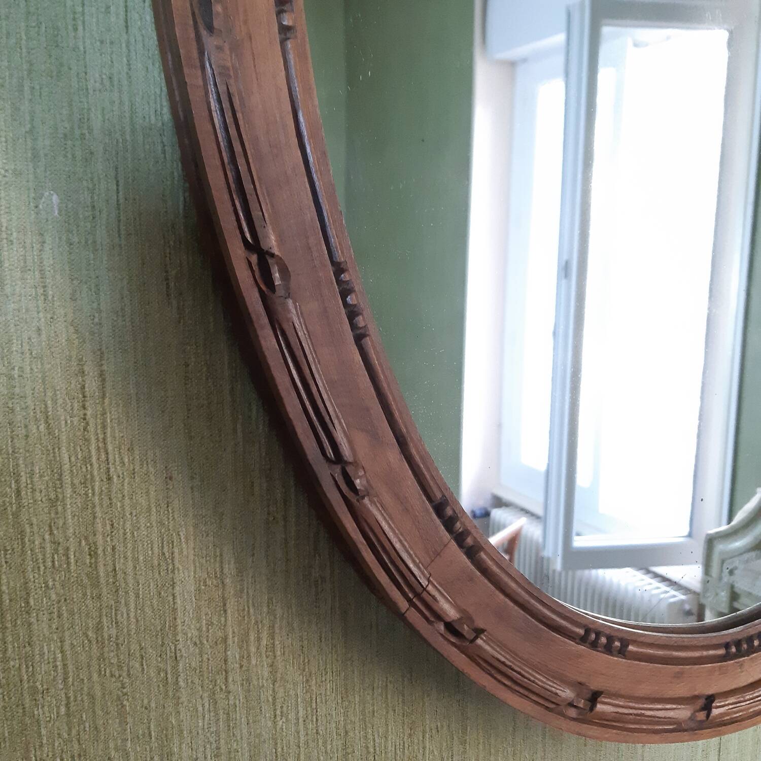 Miroir de style Louis XVI en noyer 80X57