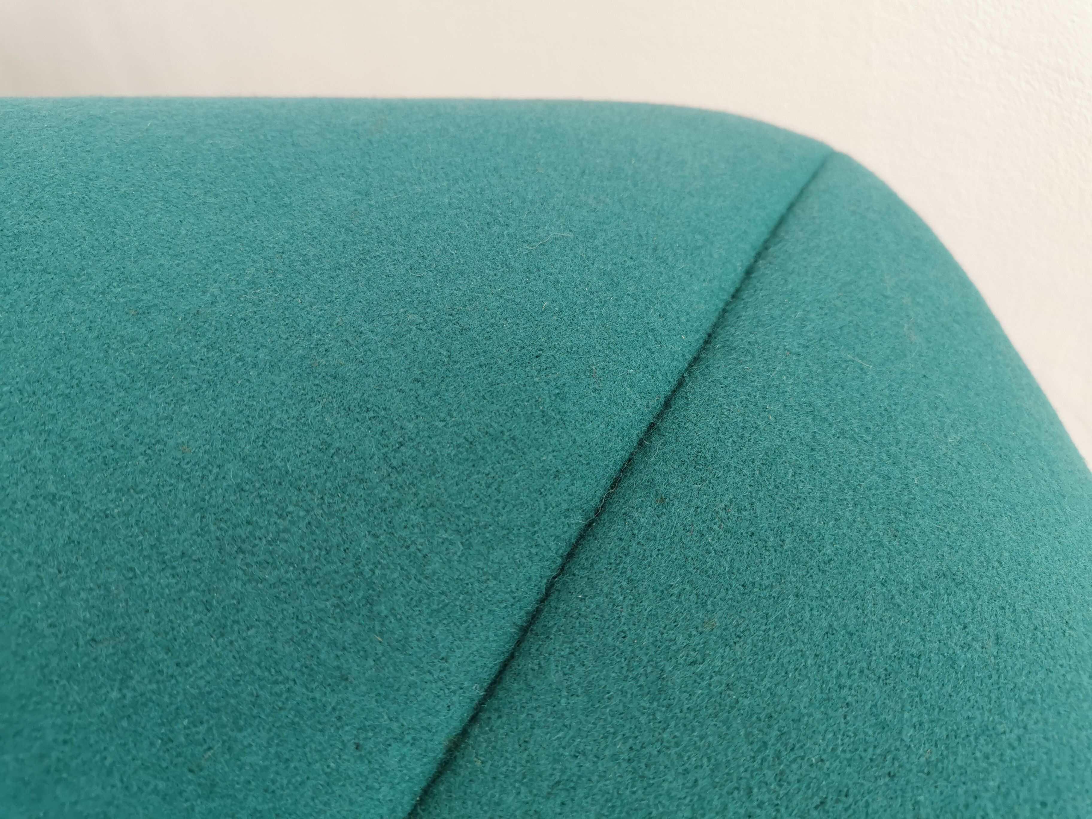 Diamond lounge armchairs by Harry Bertoia for Knoll