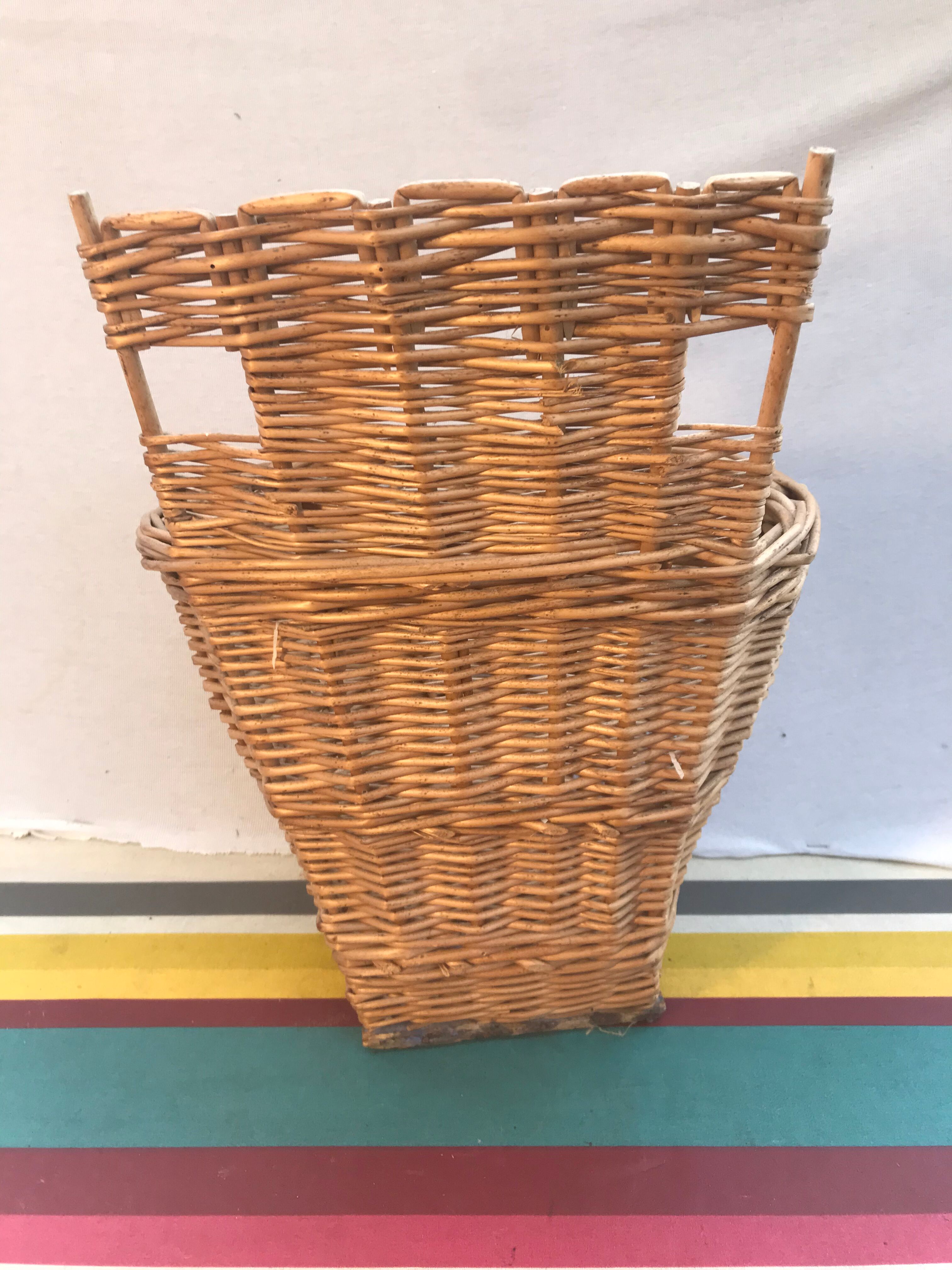 Ancien panier vendange cueillette en osier tressé décoration vintage