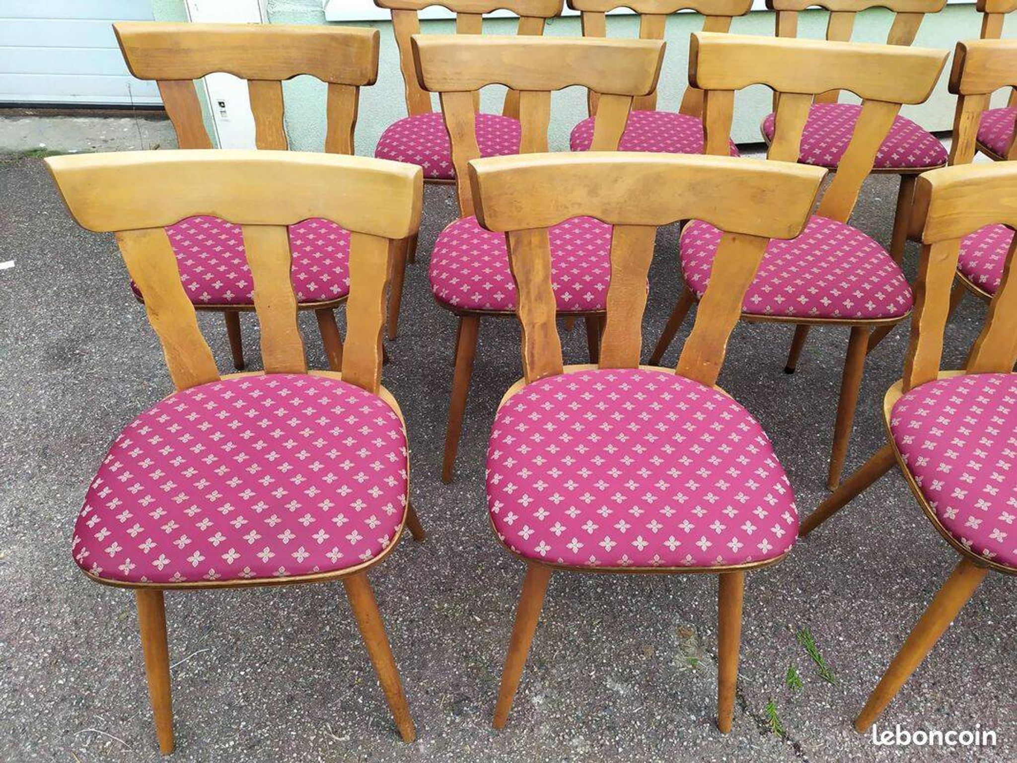 Set of 20 vintage wooden bistro chairs with cushions, year 7