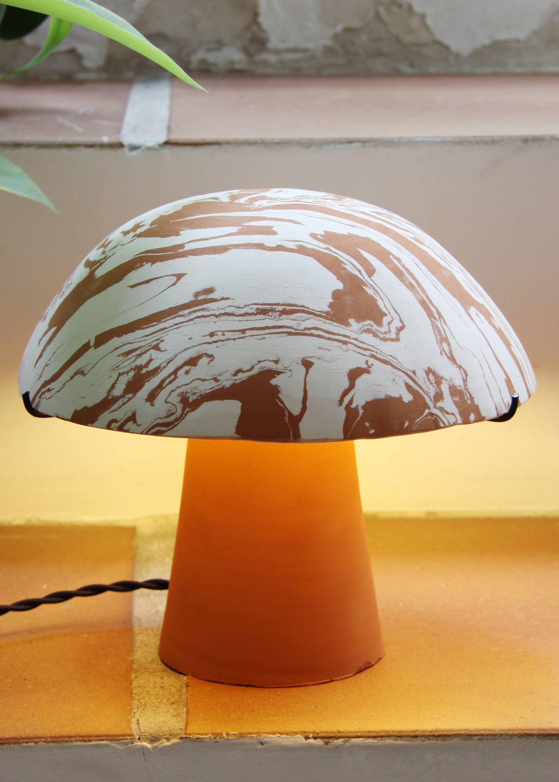 Lamp made of mixed clays