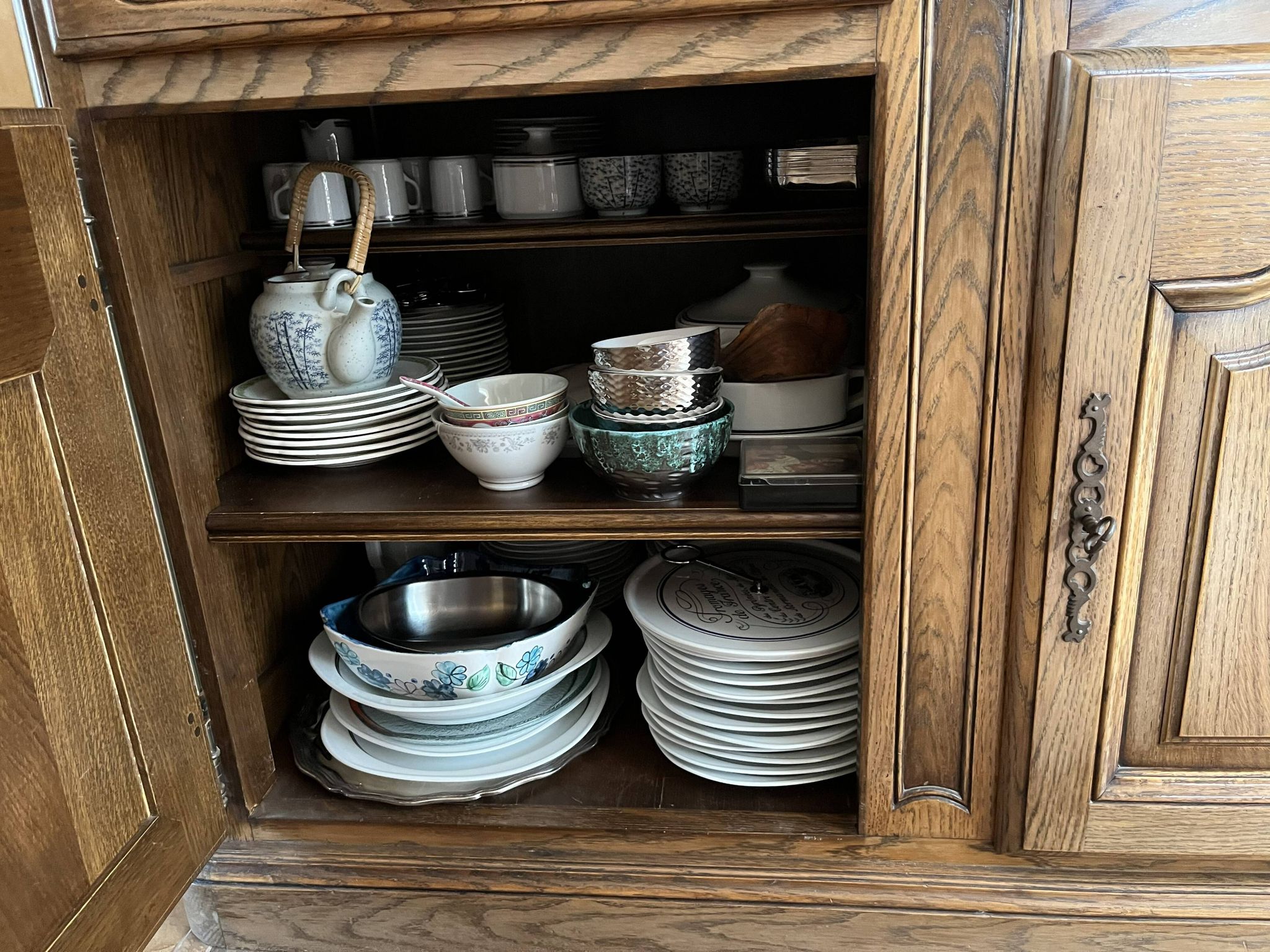 Buffet bas 3 portes en chêne