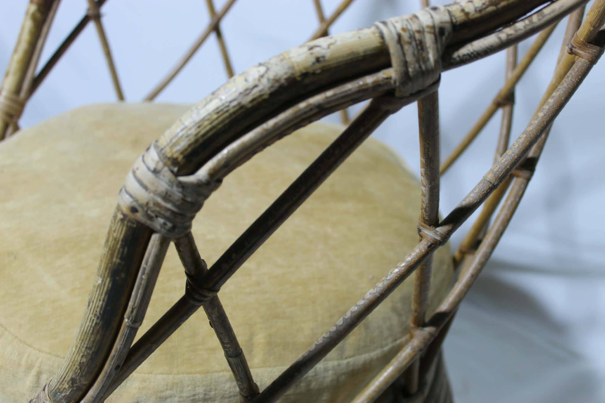 A cane tub type chair