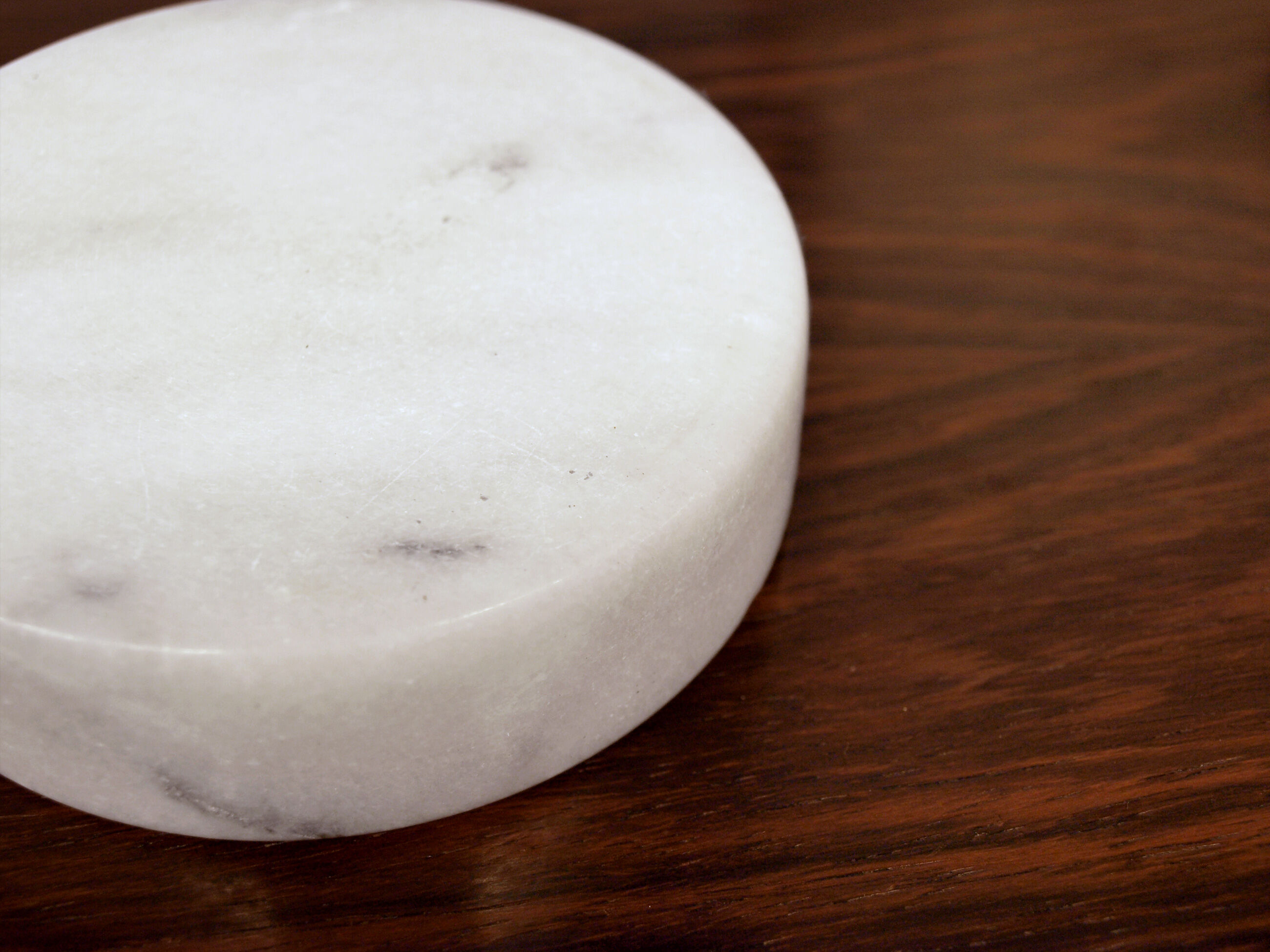 Italian ashtray in Carrara marble