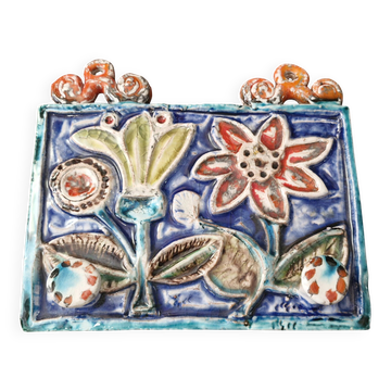 Céramique d'art, porte serviettes à décor de fleurs signé Giovanni Desimone