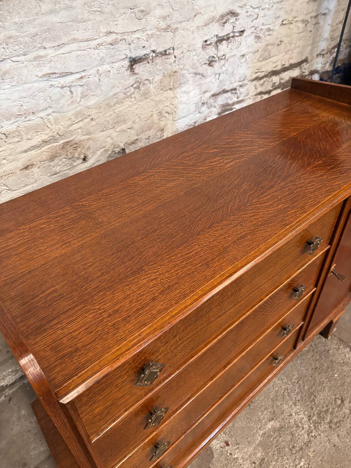 Vintage chest of drawers